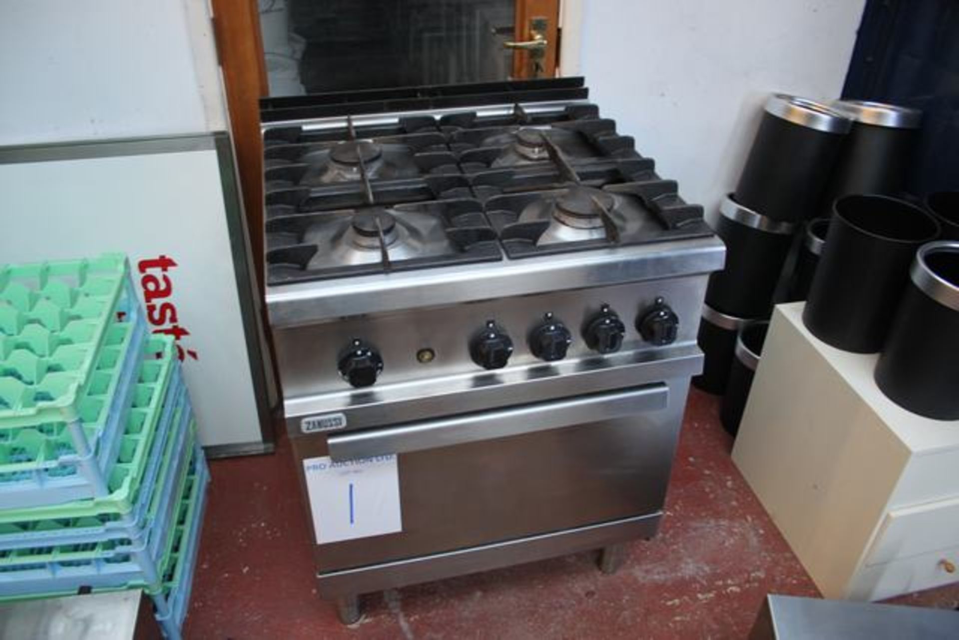 Zanussi gas four burner with oven 700mm wide