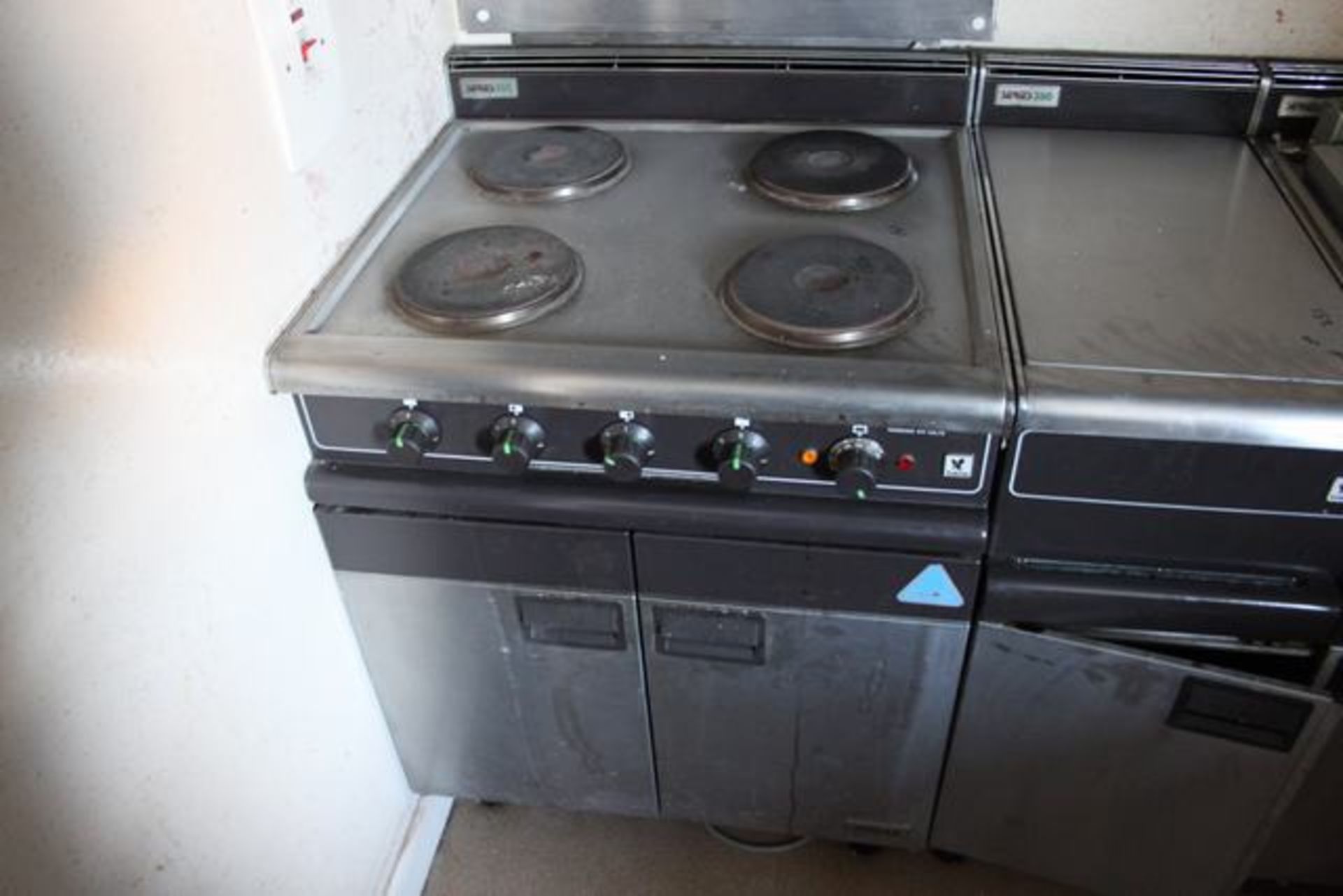 Falcon electric 4 hod with oven 350 series 415 volts