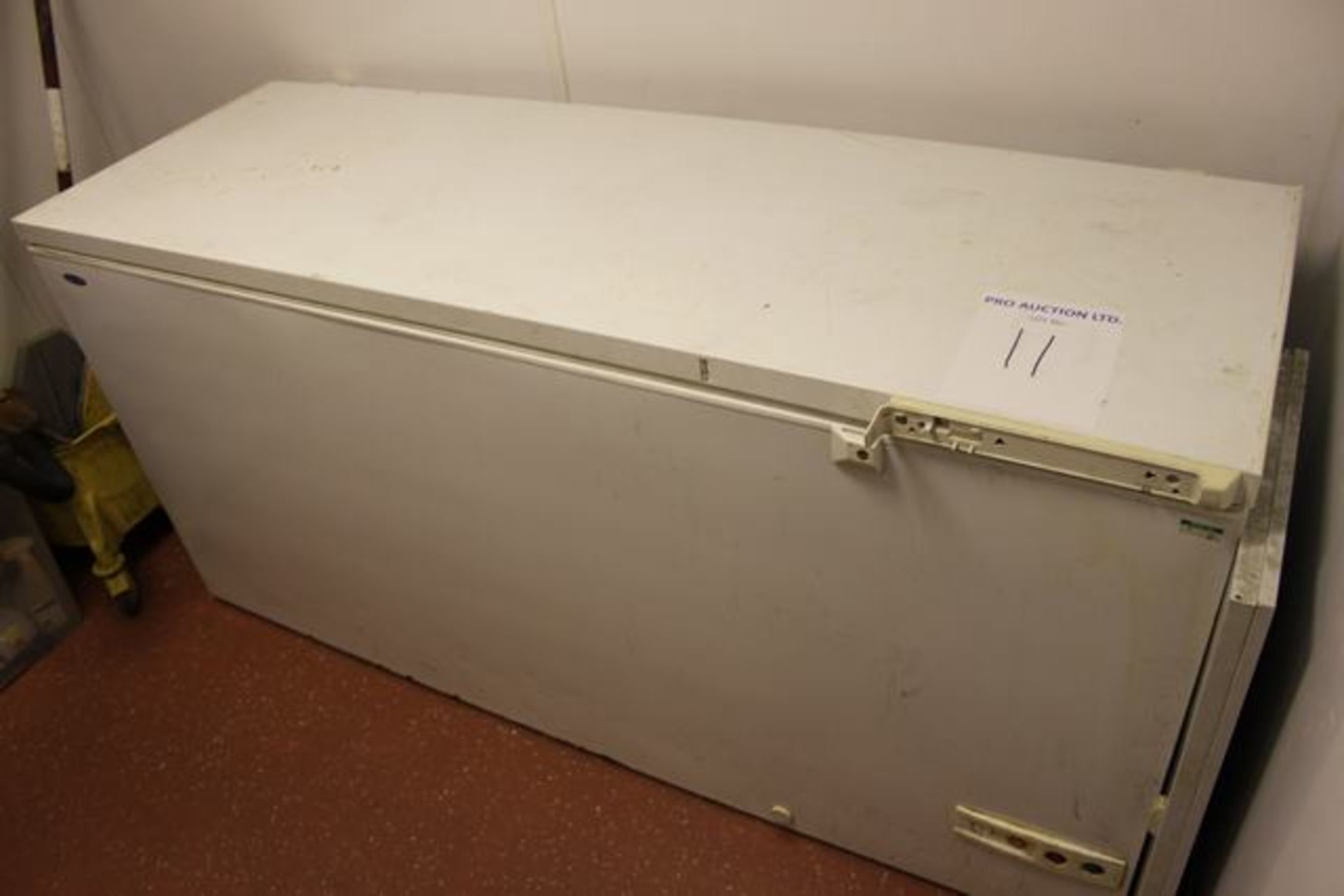 Ice King model DM60 chest freezer 1800mm long   Lift out charge 5