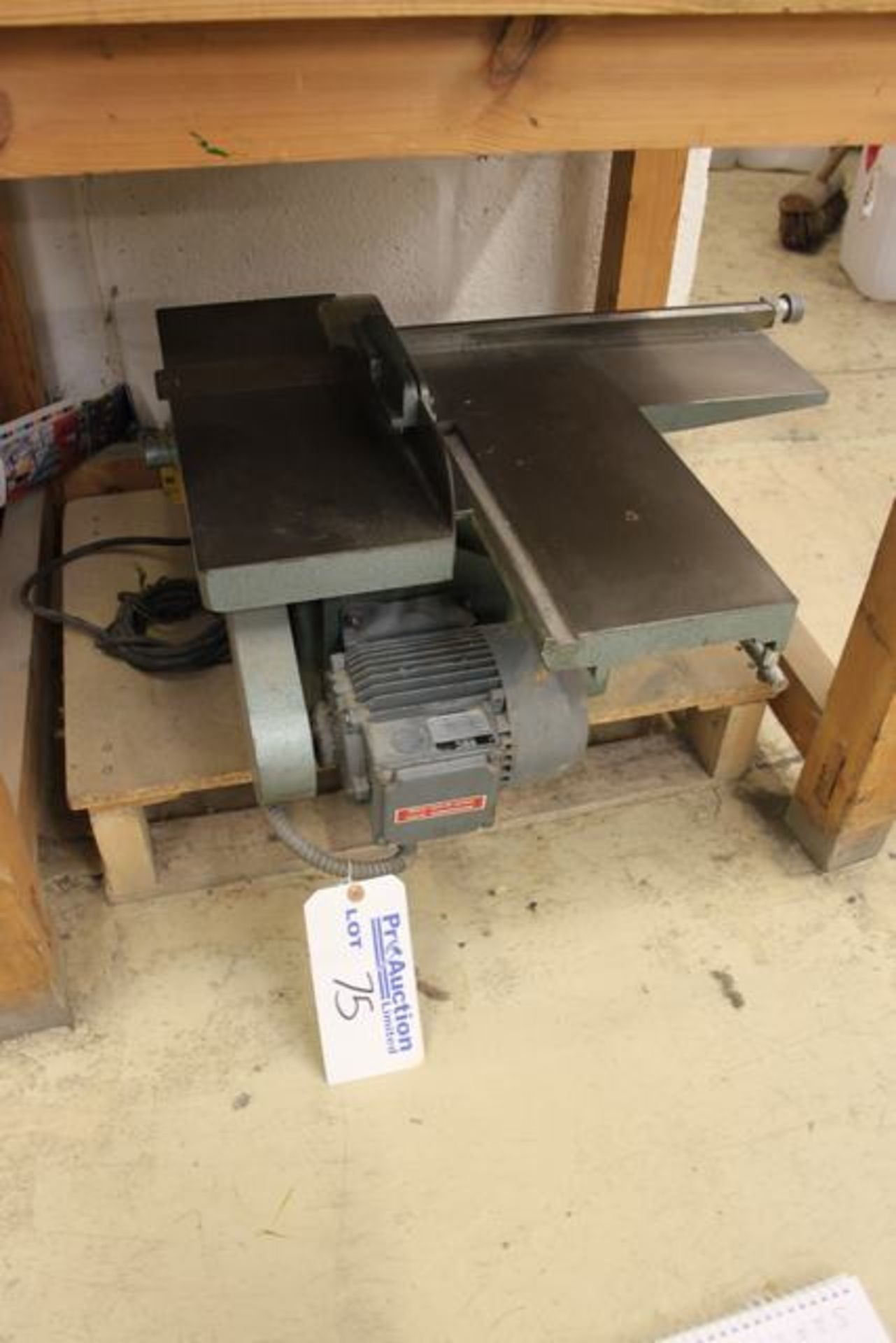 Table top bench saw 240v Lift out charge  5