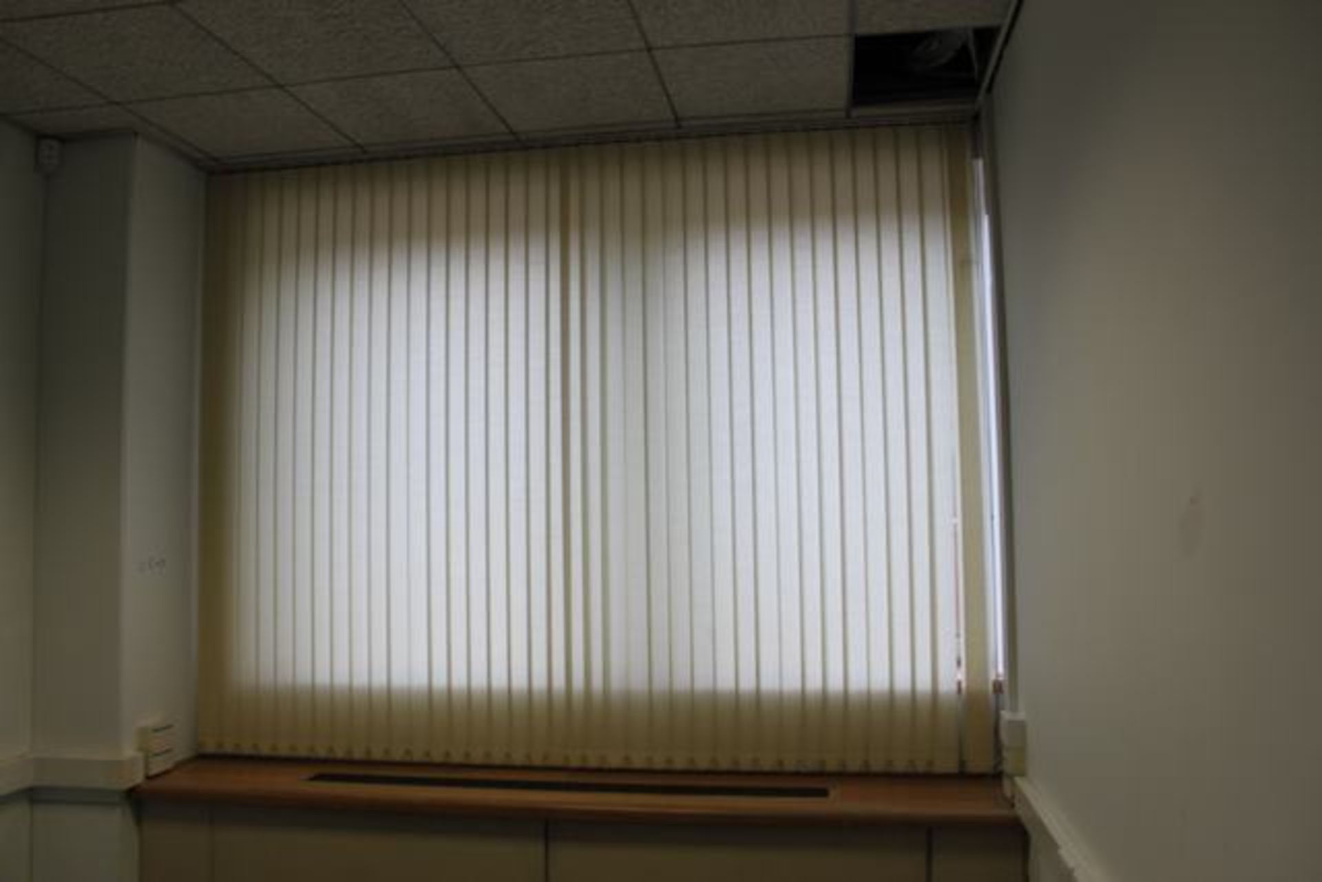 Vertical blind cream 2900mm x 2300mm complete with robust aluminium head rail with beaded tilt chain