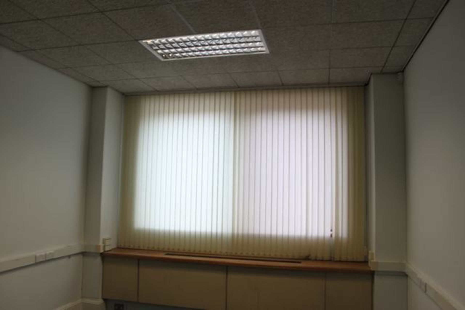 Vertical blind cream 3400mm x 2200mm complete with robust aluminium head rail with beaded tilt chain