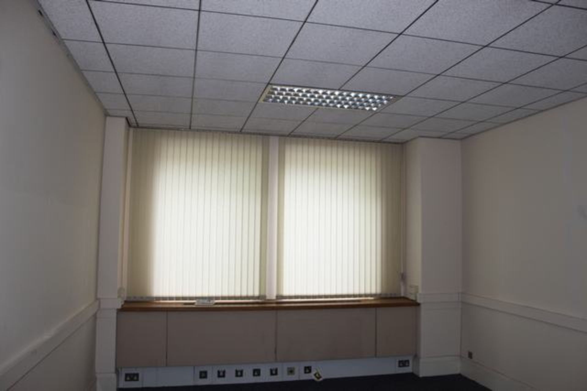 Vertical blind cream 3400mm x 2000mm complete with robust aluminium head rail with beaded tilt chain