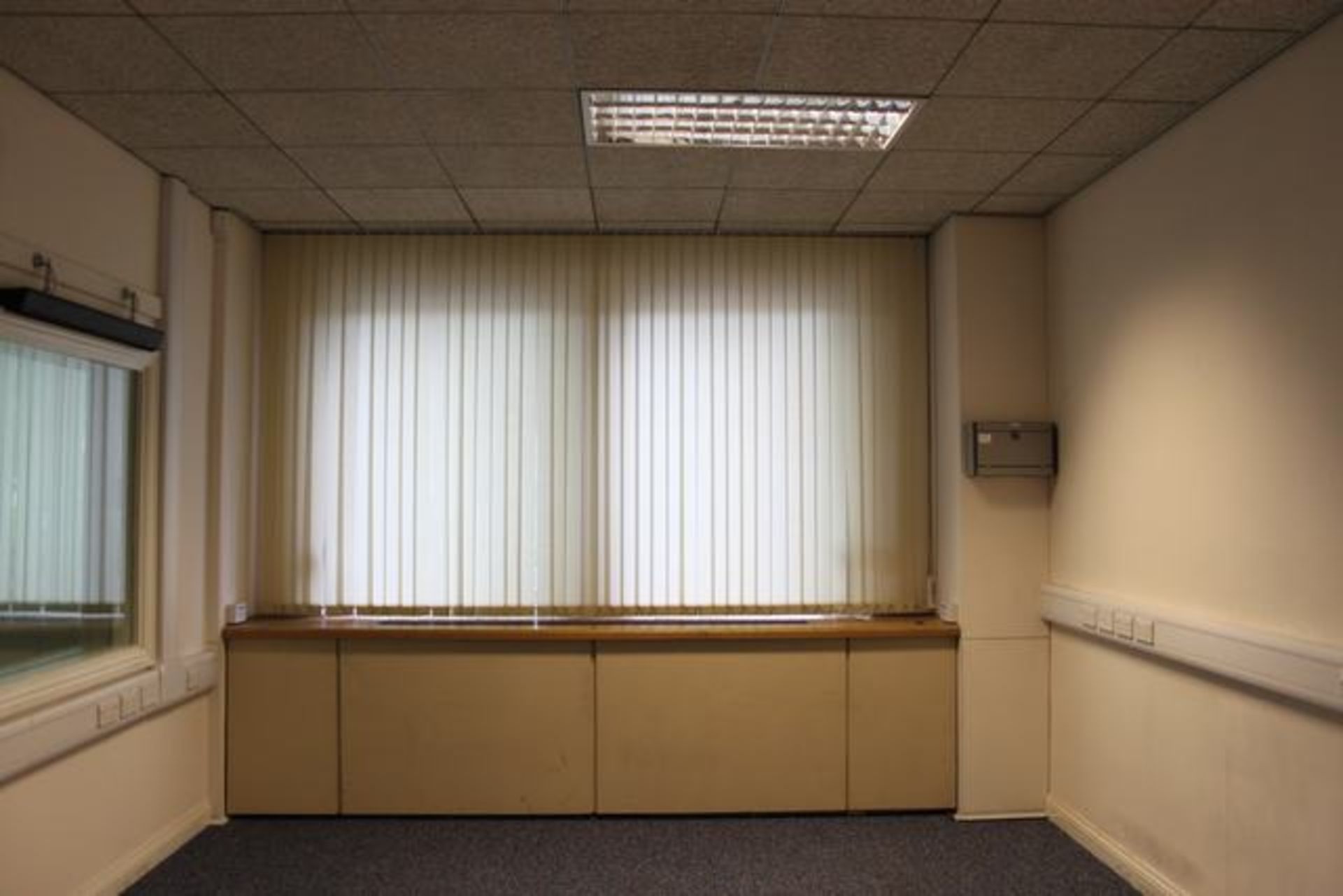 Vertical blind cream 3300mm x 2000mm complete with robust aluminium head rail with beaded tilt chain