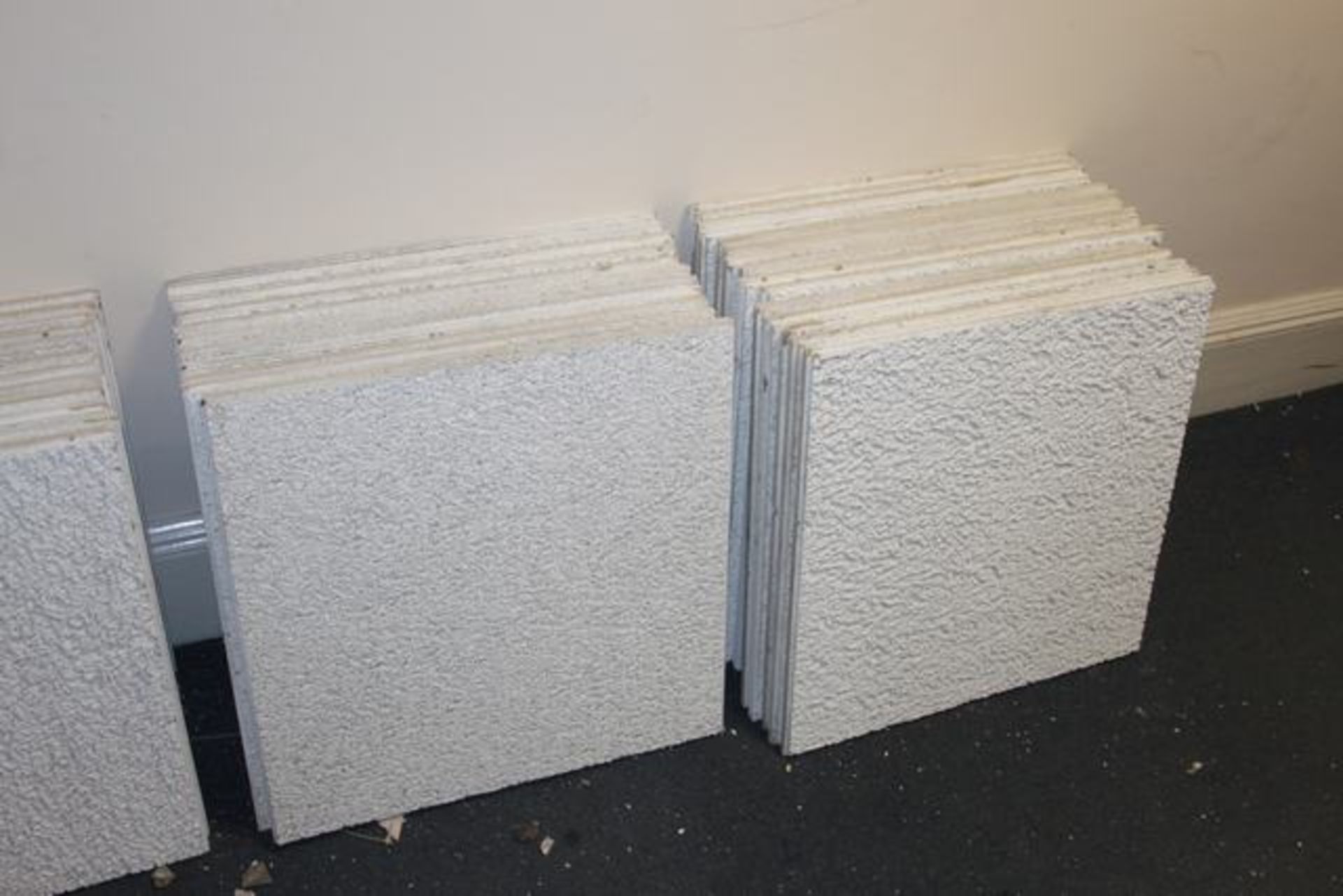 Approximately 1250 x Armstrong Cortega Tegular ceiling tiles each 580mm x 580mm >>Lift out charge
