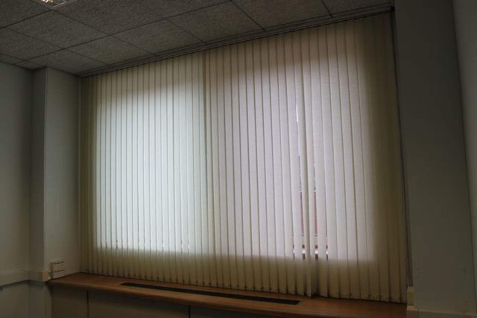 Vertical blind cream 3400mm x 2200mm complete with robust aluminium head rail with beaded tilt chain