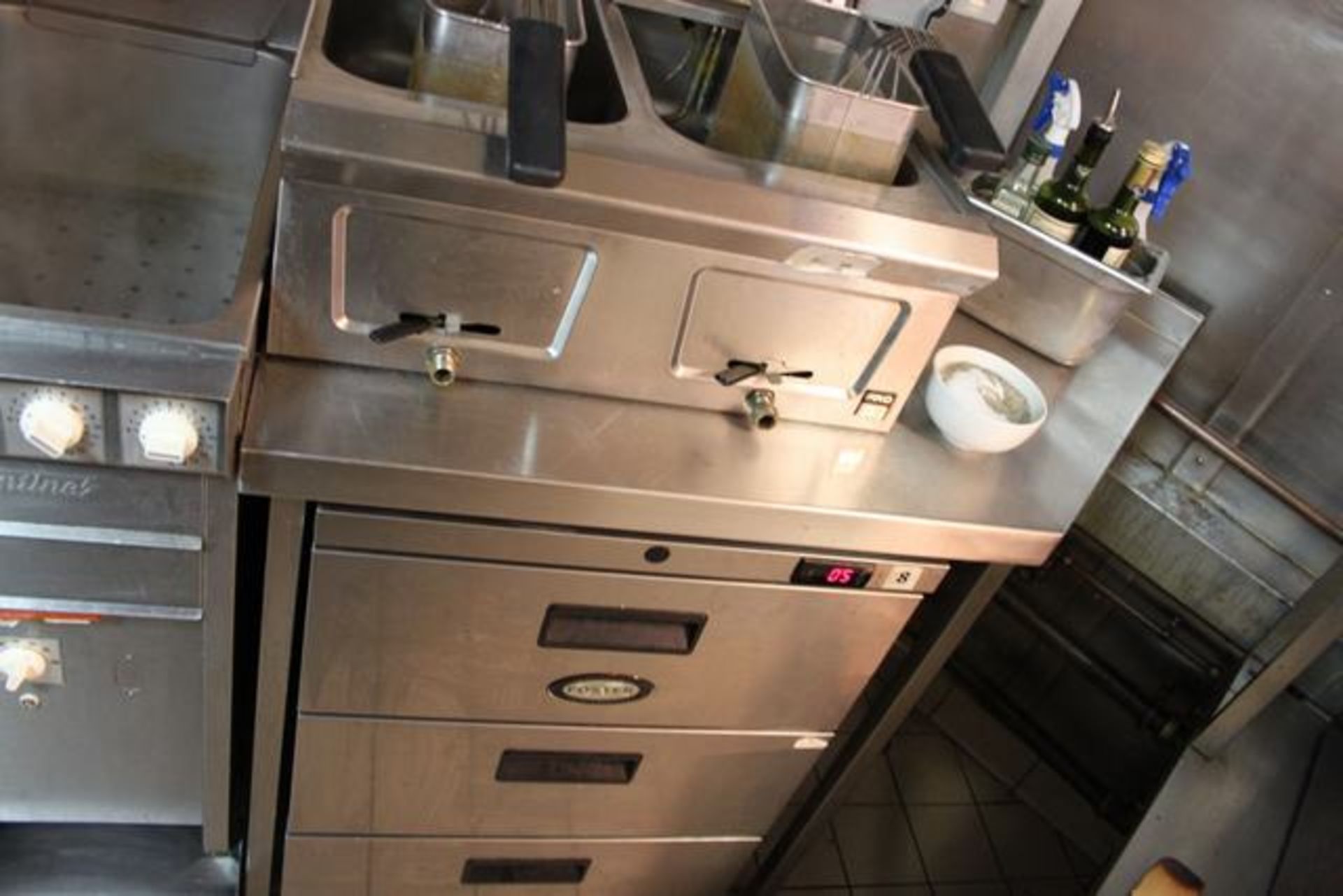 Stainless steel table with back splash end table 1100mm x 670mm