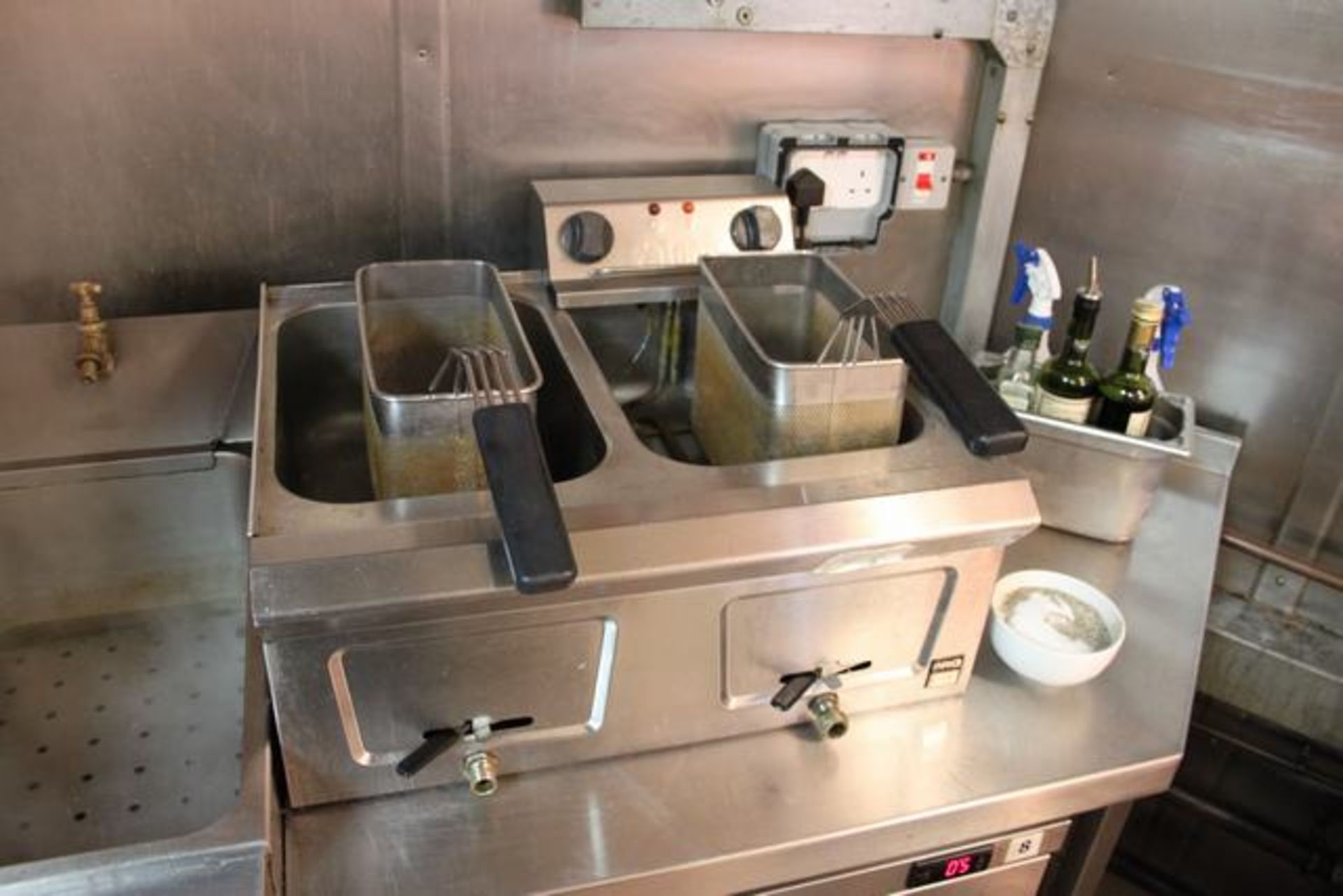 Falcon Pro Lite spilt unit twin tank twin basket 1 x fryer 1 x pasta cooker 600mm