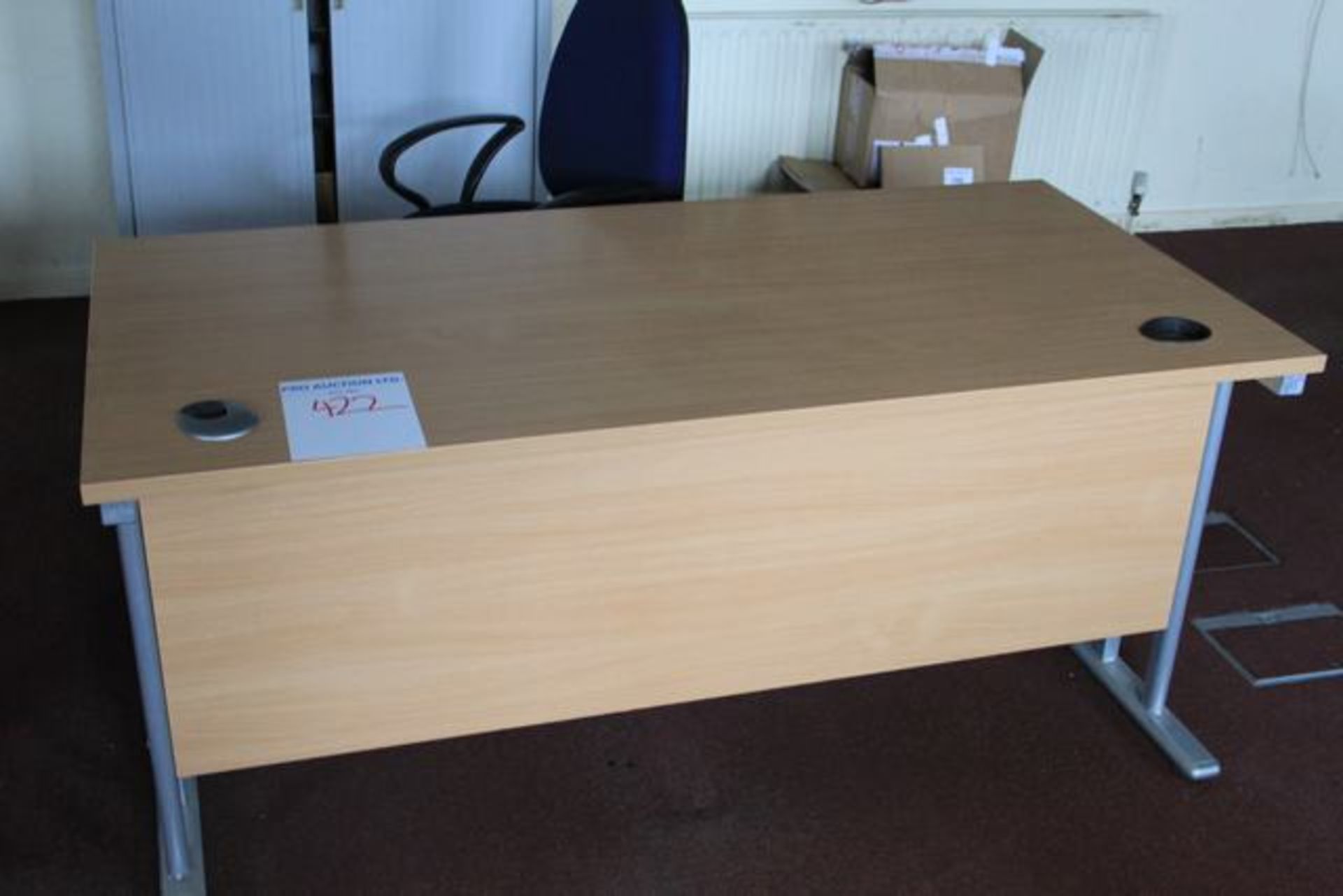 Office desk and swivel chair 1600mm Lift out charge  5