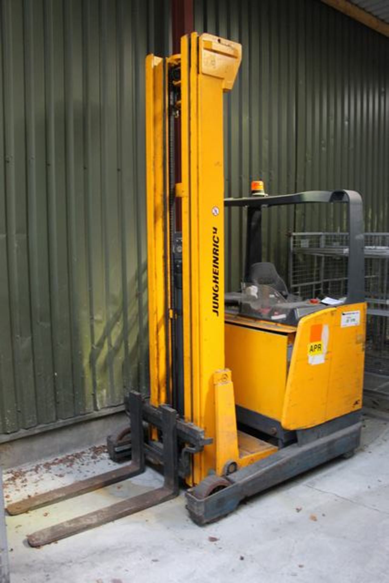 Junghenrich ETV 216 1600 kg maximum capacity lift 7700mm maximum capacity height electric reach - Image 2 of 2