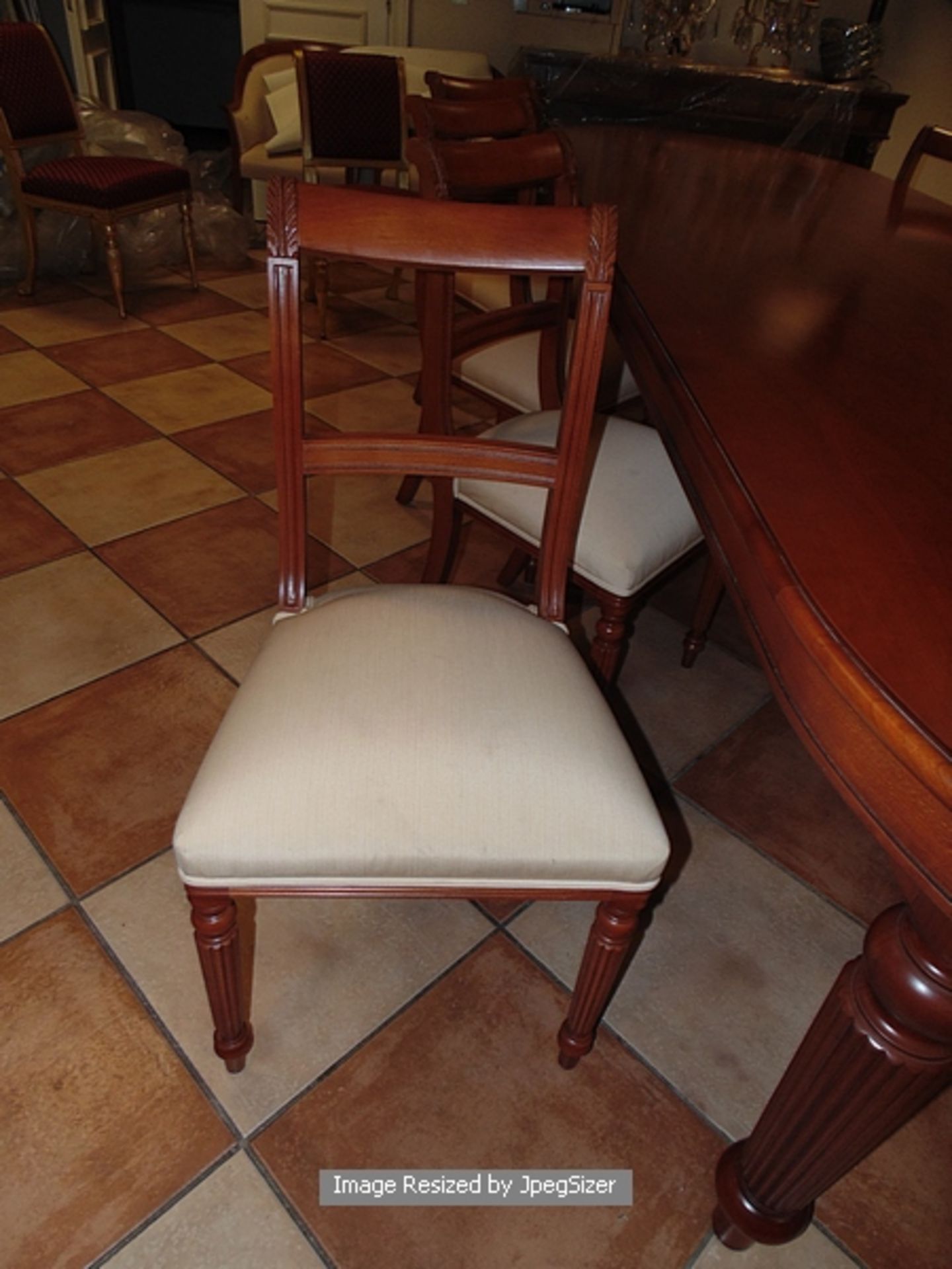 A Georgian style mahogany dining table, the rectangular shape with D-shaped overlapping ends - Image 4 of 5