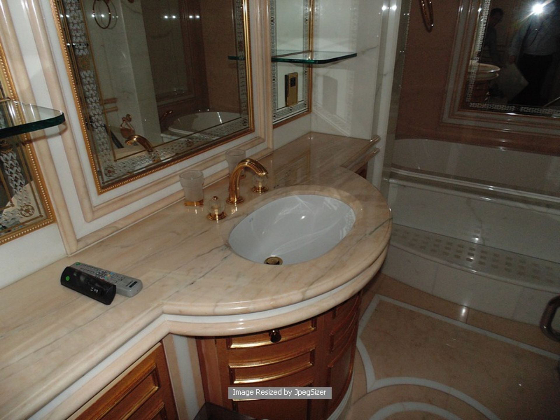 Ensuite bath, shower, vanity unit, bidet and WC bathroom accessories and furniture from Baldi Home