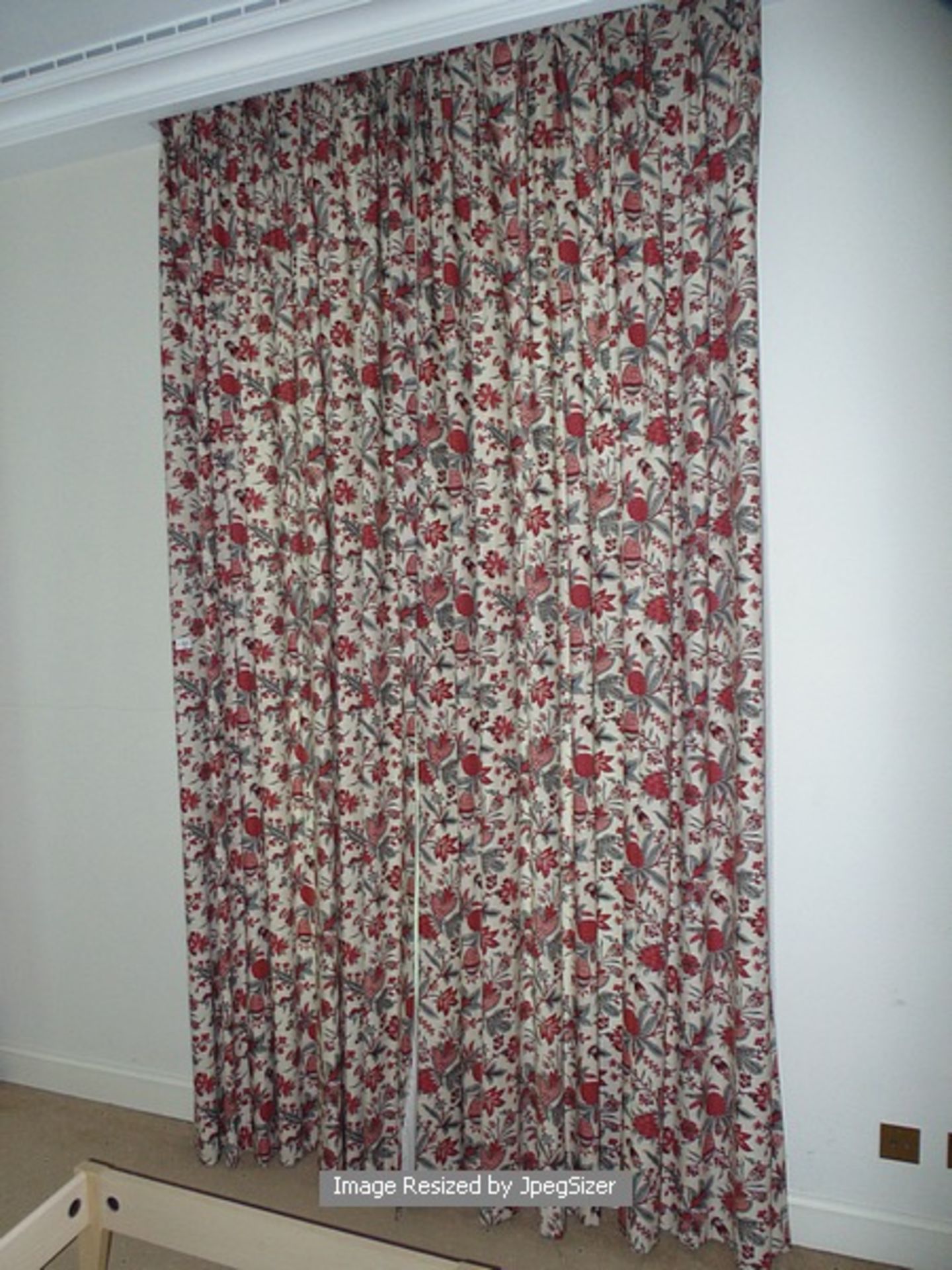 A pair of floral cotton curtains 1700mm x 2800mm