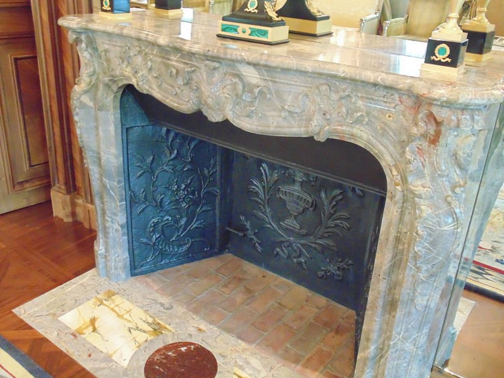 A French Louis XV Pompadour antique fireplace, finely carved in Italian Bardiglio black veined - Image 2 of 3