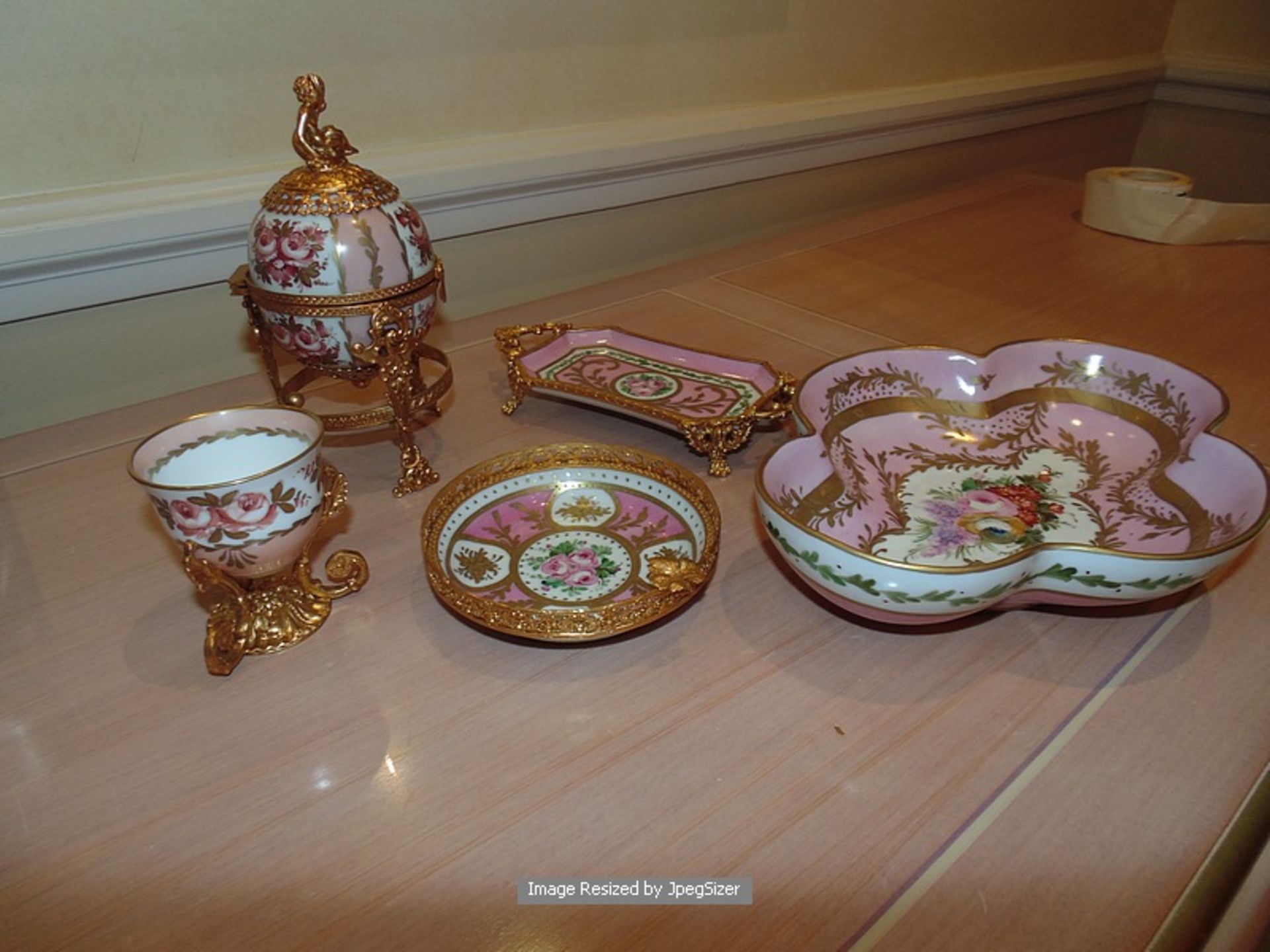 A set of five pieces of Limoges porcelain objets d'art - Image 3 of 4