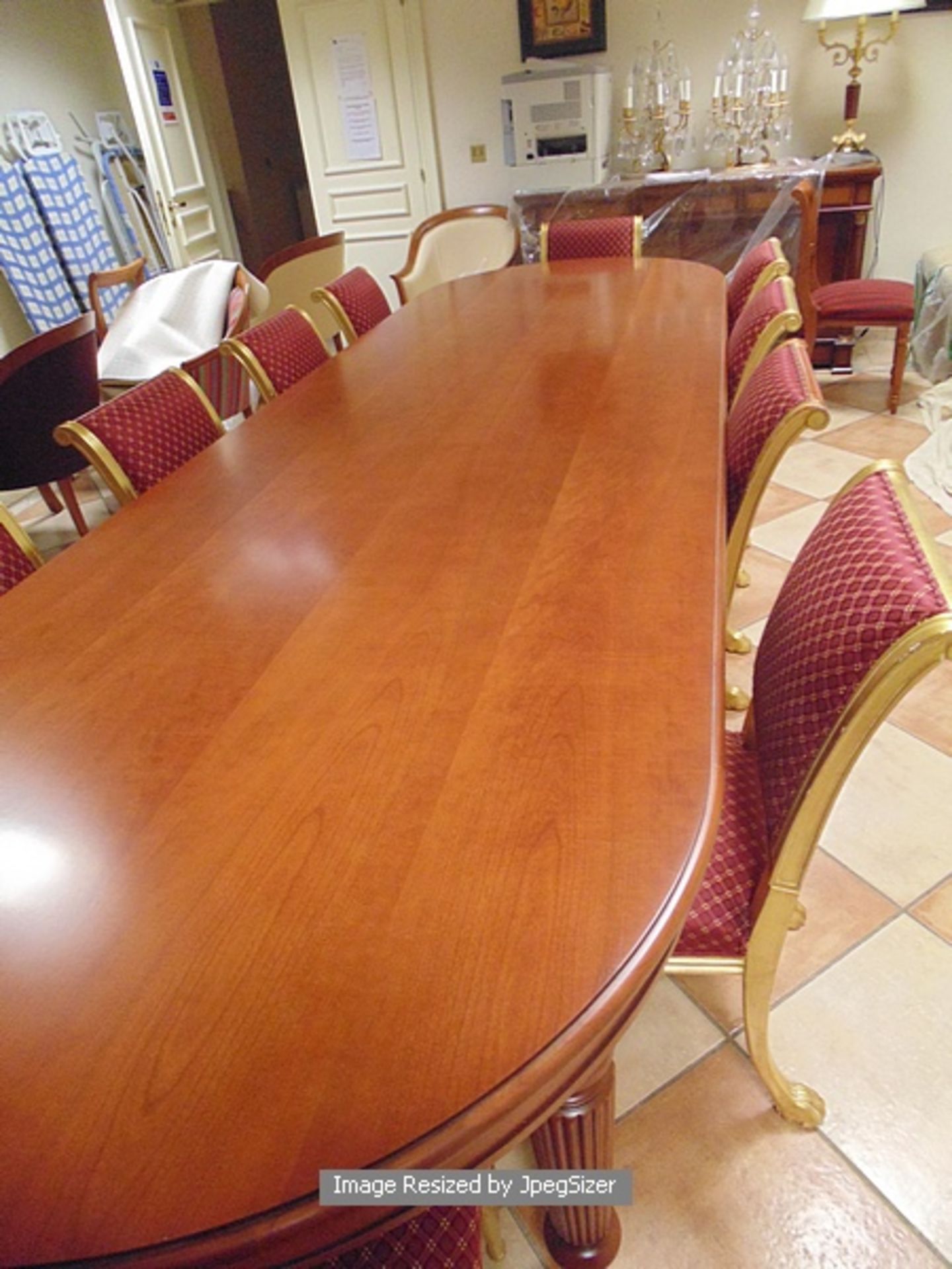 A Georgian style mahogany dining table, the rectangular shape with D-shaped overlapping ends - Image 7 of 7