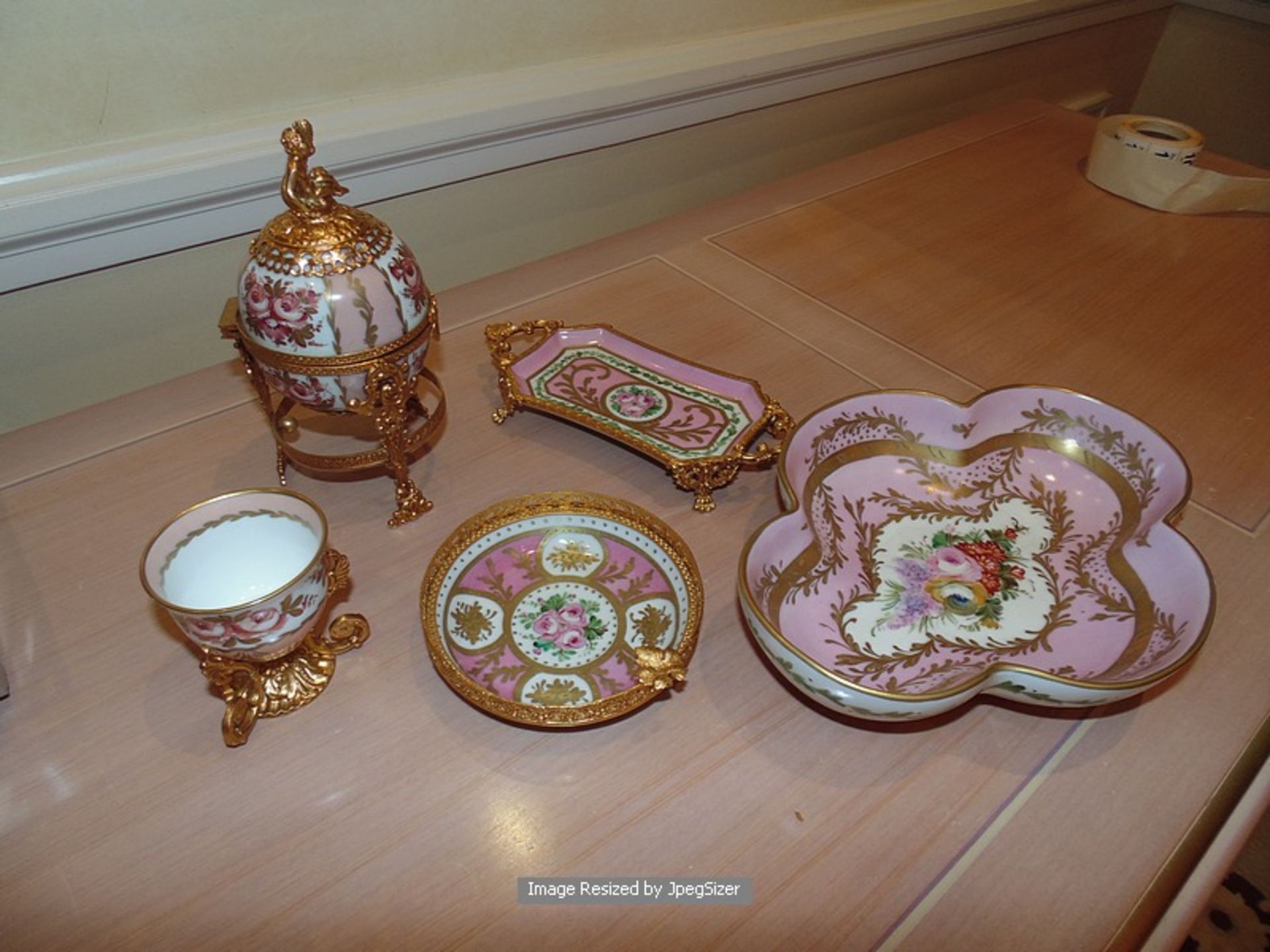 A set of five pieces of Limoges porcelain objets d'art - Image 2 of 4