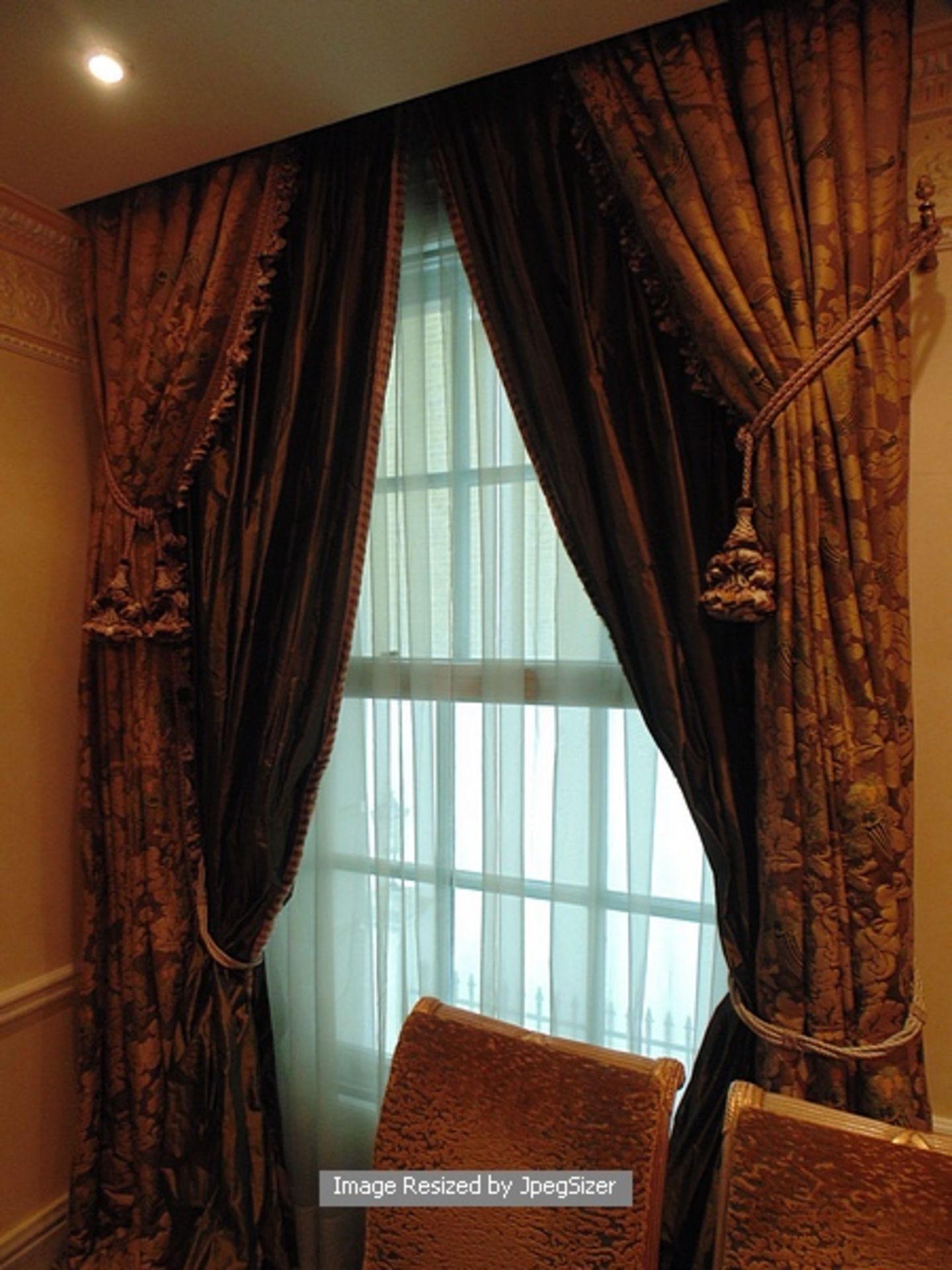 A pair of gold curtains supplied by Jacquard, gold fabric from Marvi complete with decorated - Image 5 of 8