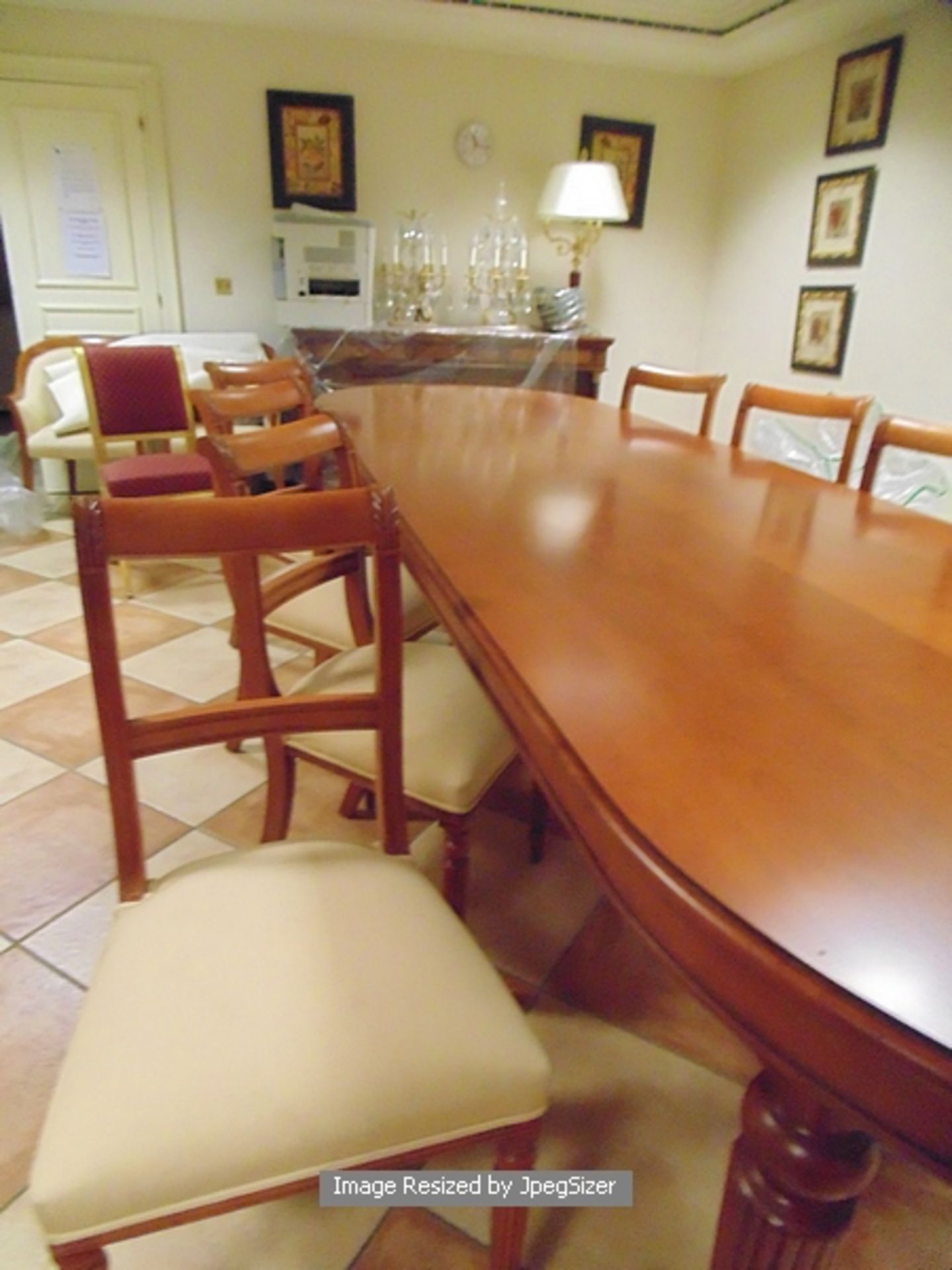 A Georgian style mahogany dining table, the rectangular shape with D-shaped overlapping ends - Image 5 of 5