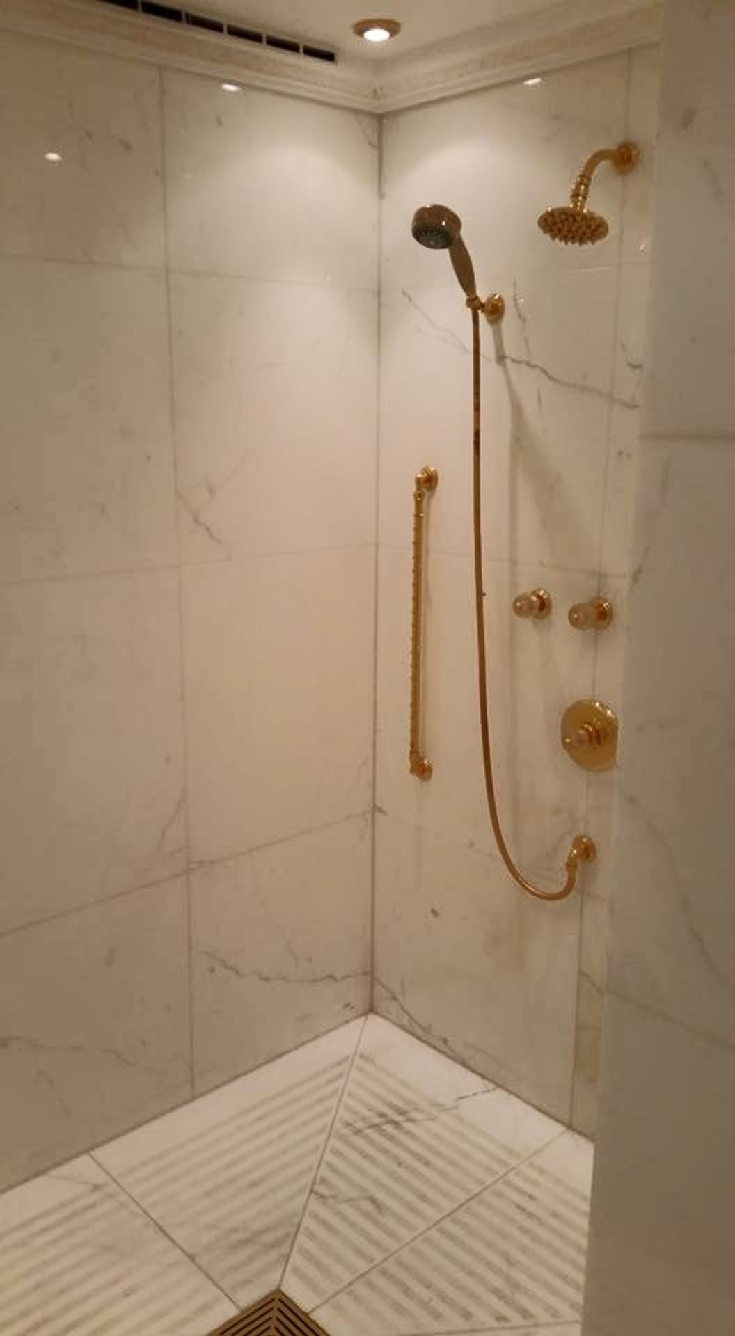 Ensuite bath, vanity unit, bidet and WC bathroom accessories and furniture from Baldi Home Jewels - Image 4 of 6