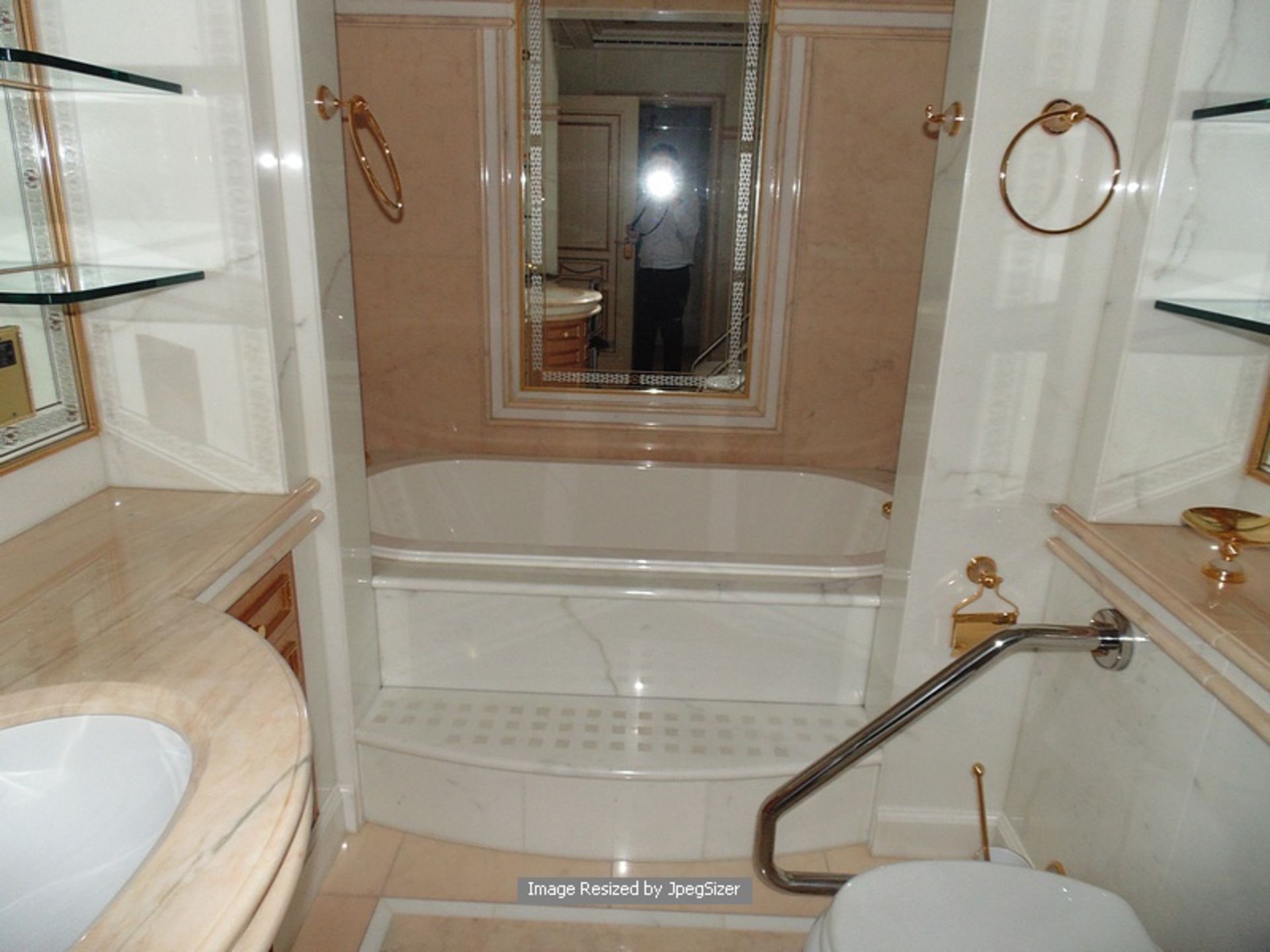 Ensuite bath, shower, vanity unit, bidet and WC bathroom accessories and furniture from Baldi Home - Image 4 of 5