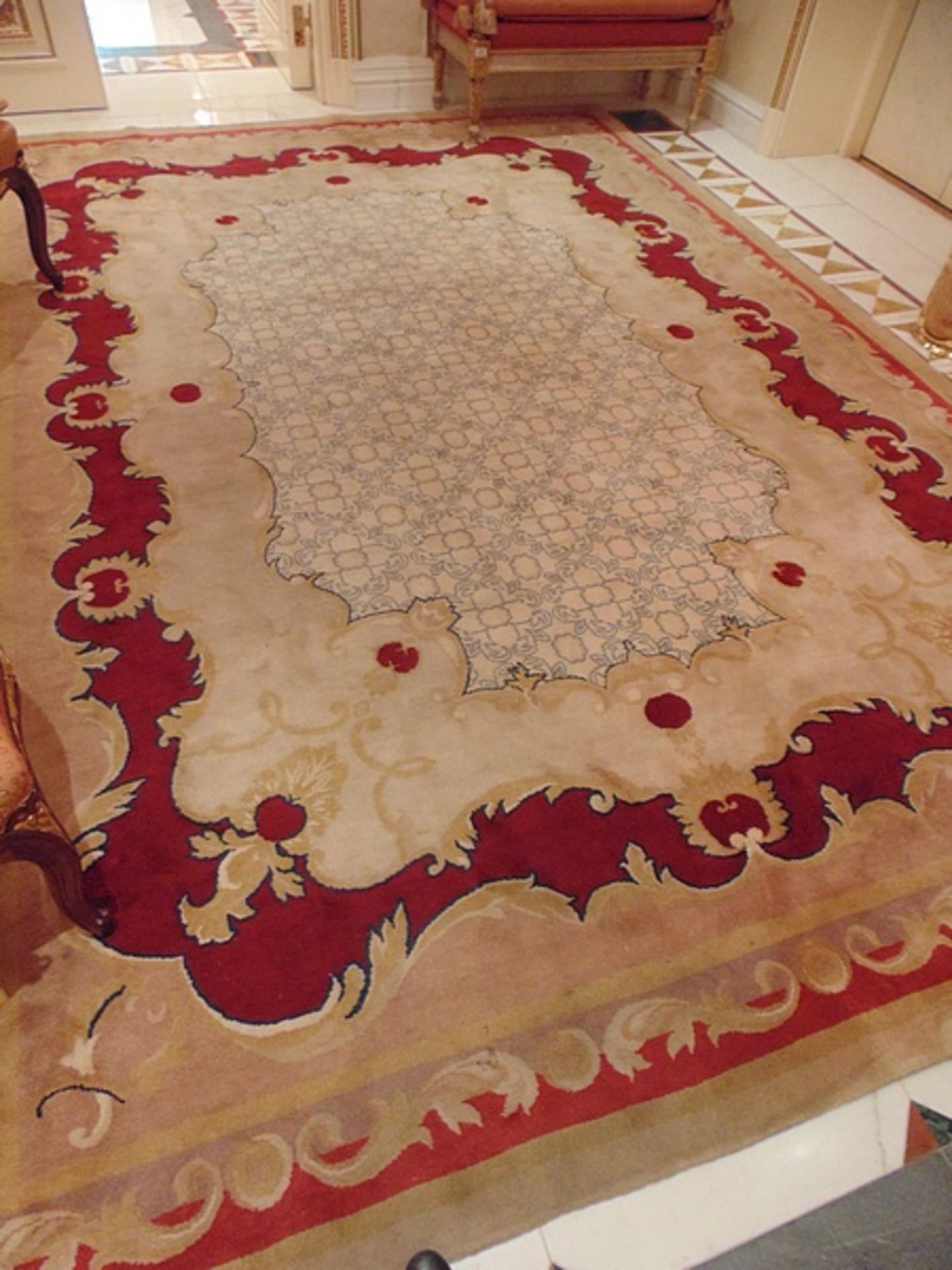 A sumptuous 100% pure new wool carpet 3.49m x 2.51m cream and burgundy field with a central - Image 2 of 2