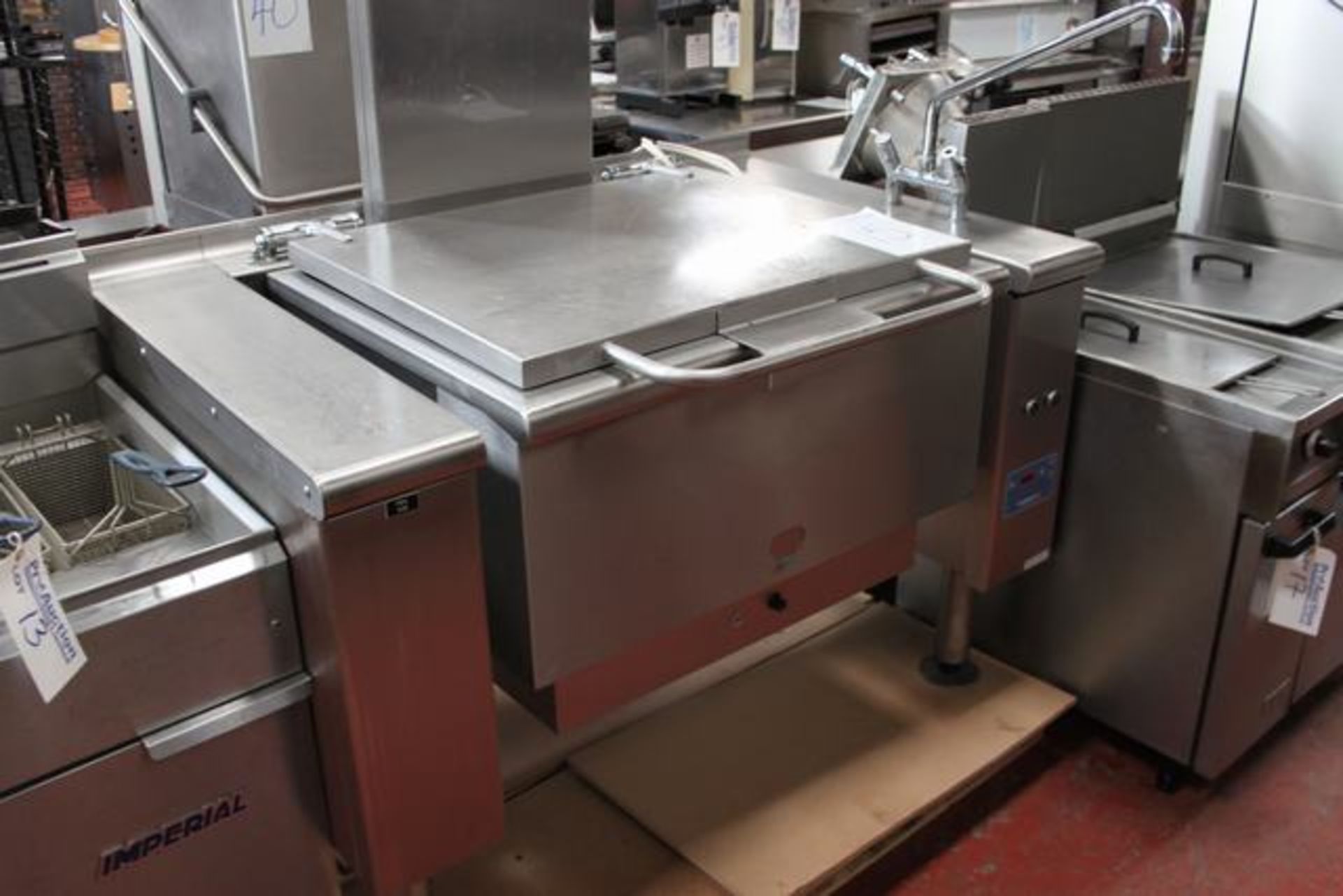 Rosinox Grandes Cuisines RCS –SBM50GB-E gas automatic tipping 50 litre Brat pan depth 250 x 800mm - Image 3 of 5