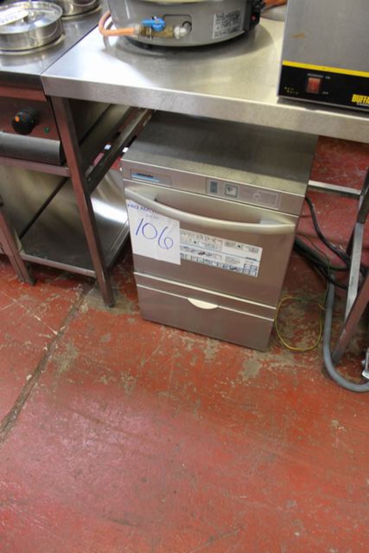 Winterhalter GS402 dishwasher stainless steel capcity racks/hr 30/20 400mm  x 420mm basket 460mm x