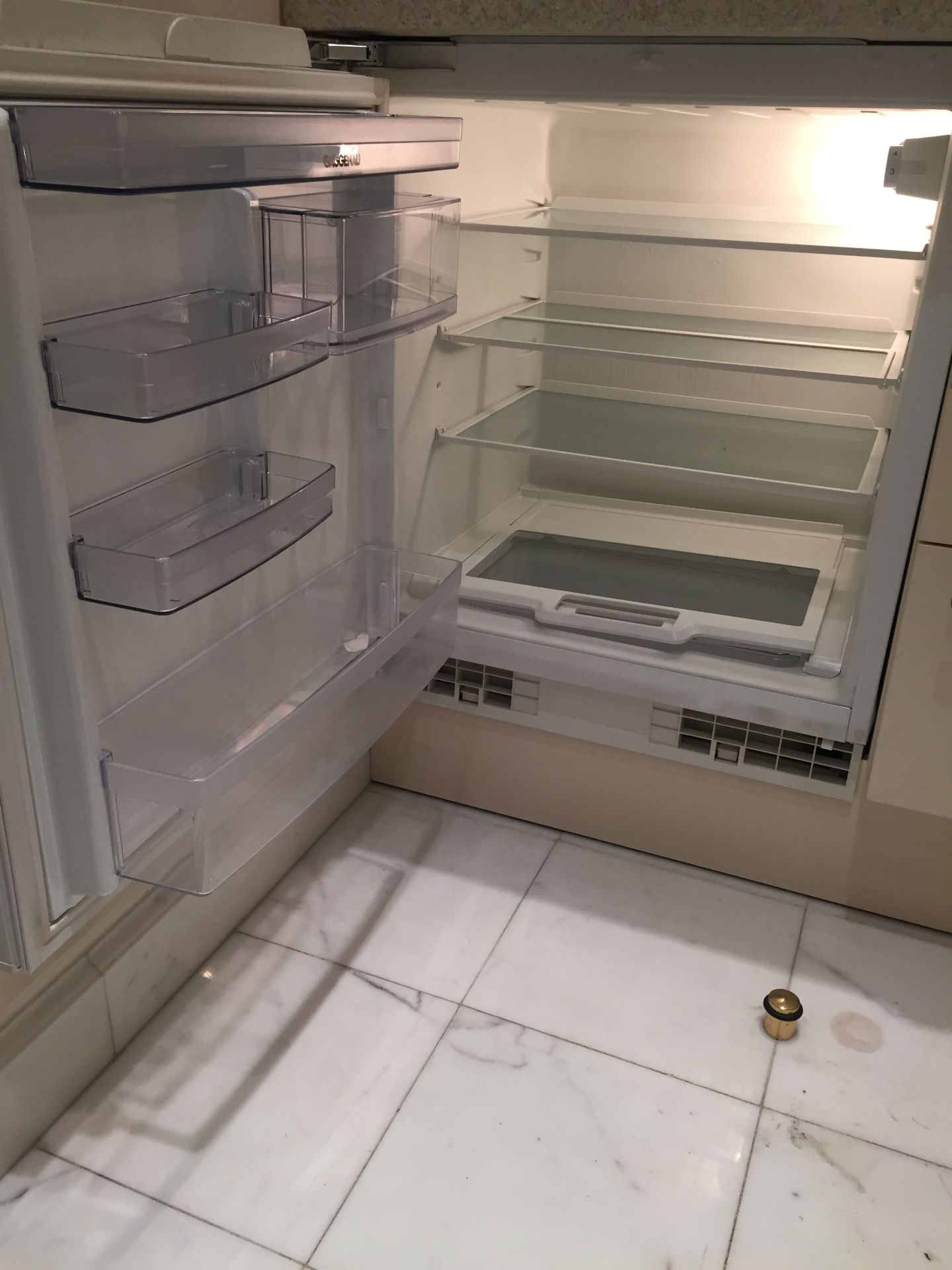 Gaggenau IK 111-115 integral under counter refrigerator