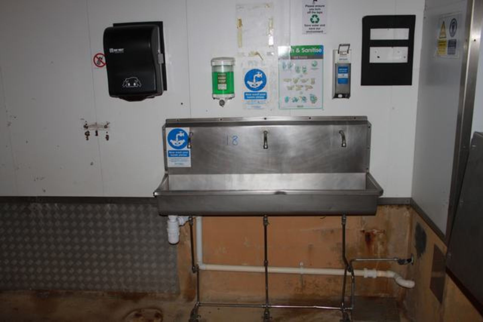 Stainless steel three station knee operated sink