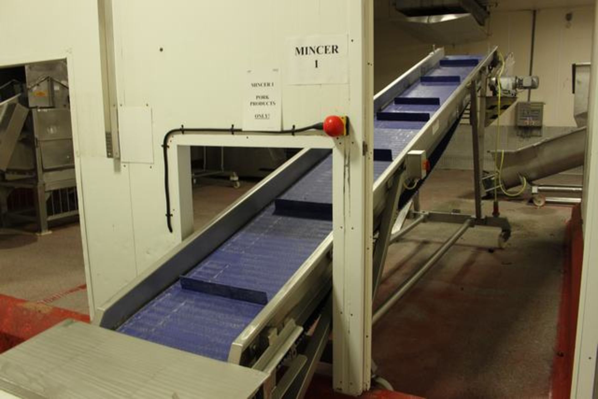 Plastic interlock flighted incline conveyor 3700mm x 420mm - Image 3 of 3