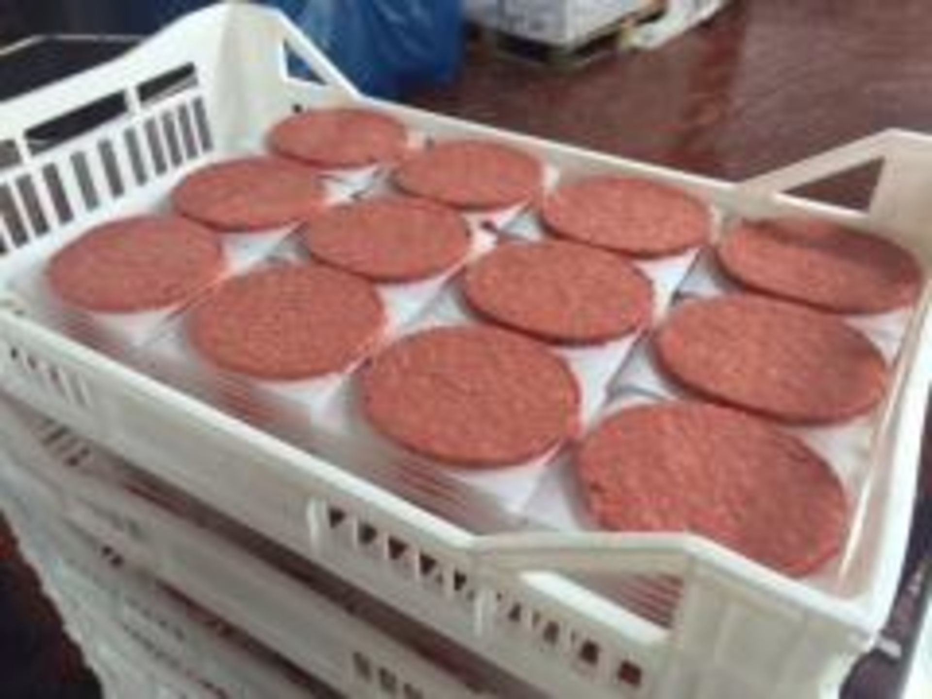 Formax F6 burger former, fitted with paper interleave, doing 4 ounce and 6 ounce burgers - Image 3 of 5