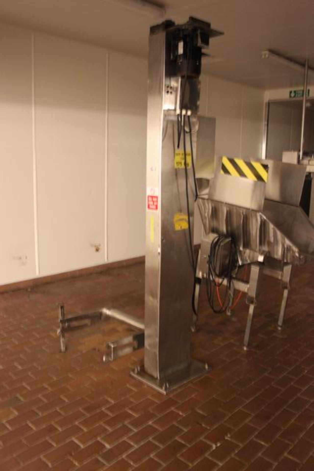 Stainless steel tote bin lifter 175kg max weight