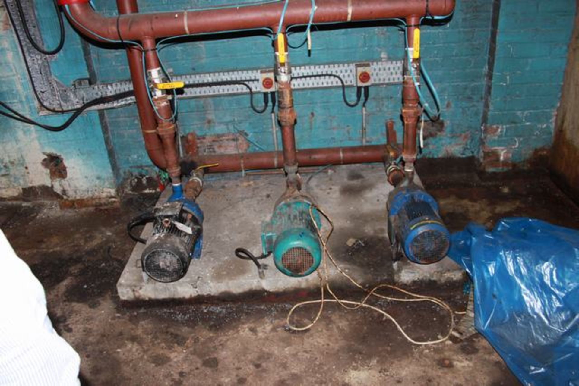 Water pump set comprising of 3 x pumps