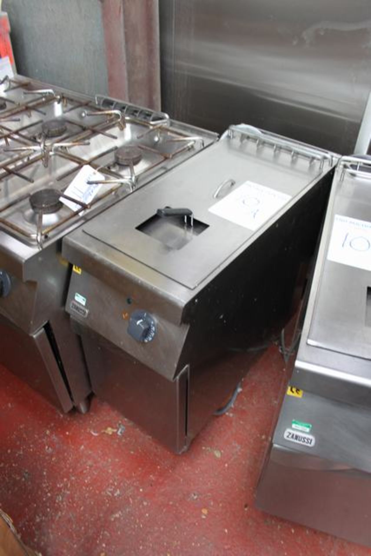 Zanussi KFRE11 single tank single basket 3 phase fryer 23 litre capacity 400mm