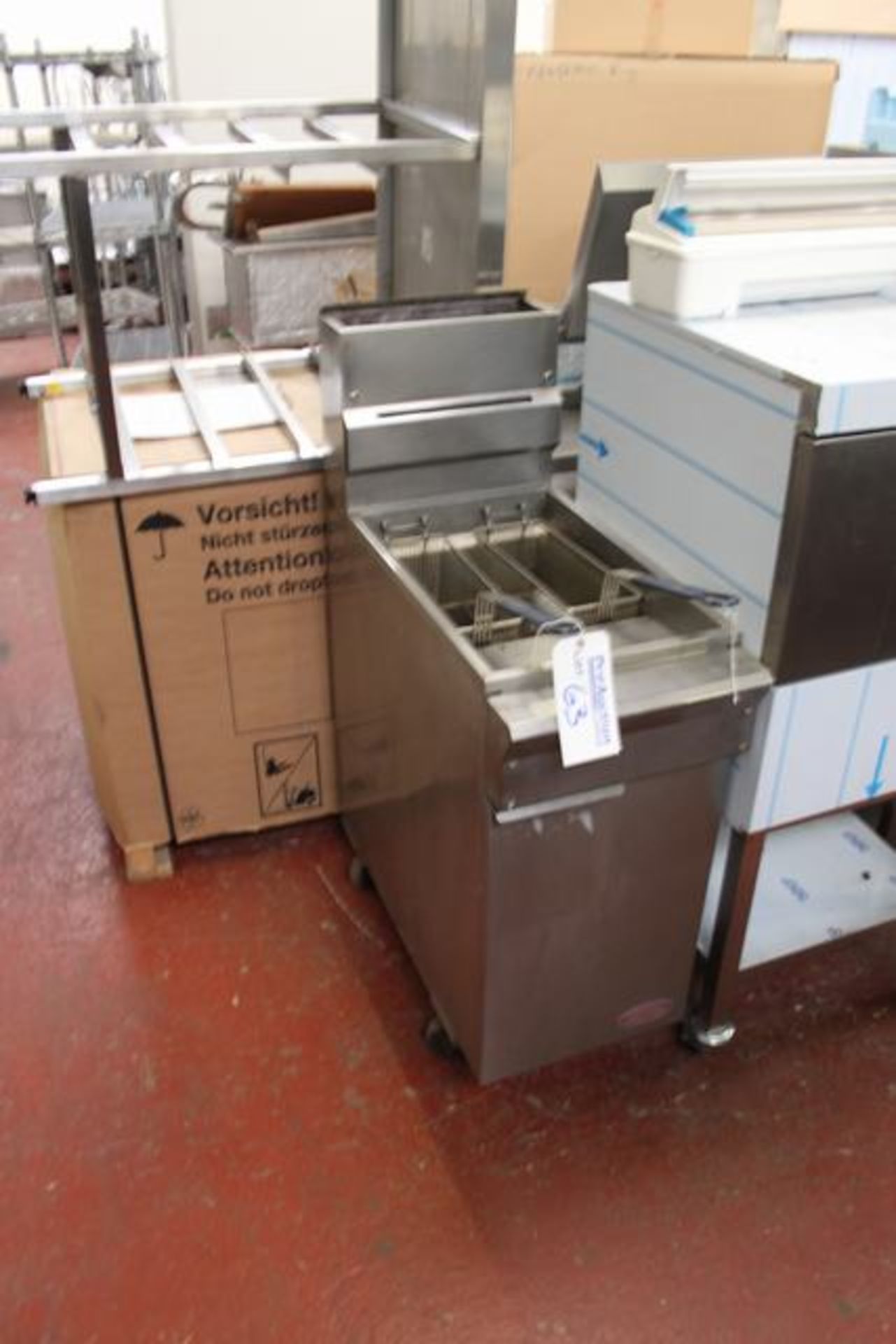 Dynamic Cooking Systems DCS-FSF-40N single tank gas fryer 40lb. model cast iron burners, thick