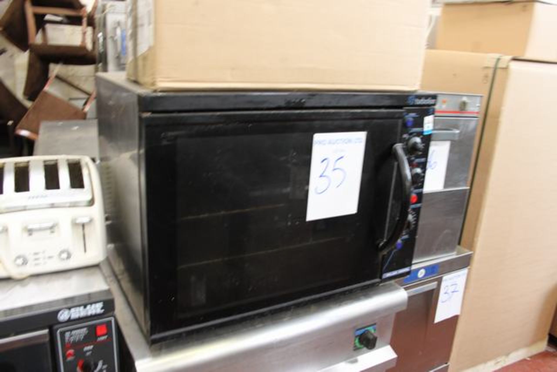 Blue Seal Turbofan Convection Oven E31 2.8kW heating in bake model 4 x GN 1/1 pan capacity 2kW grill