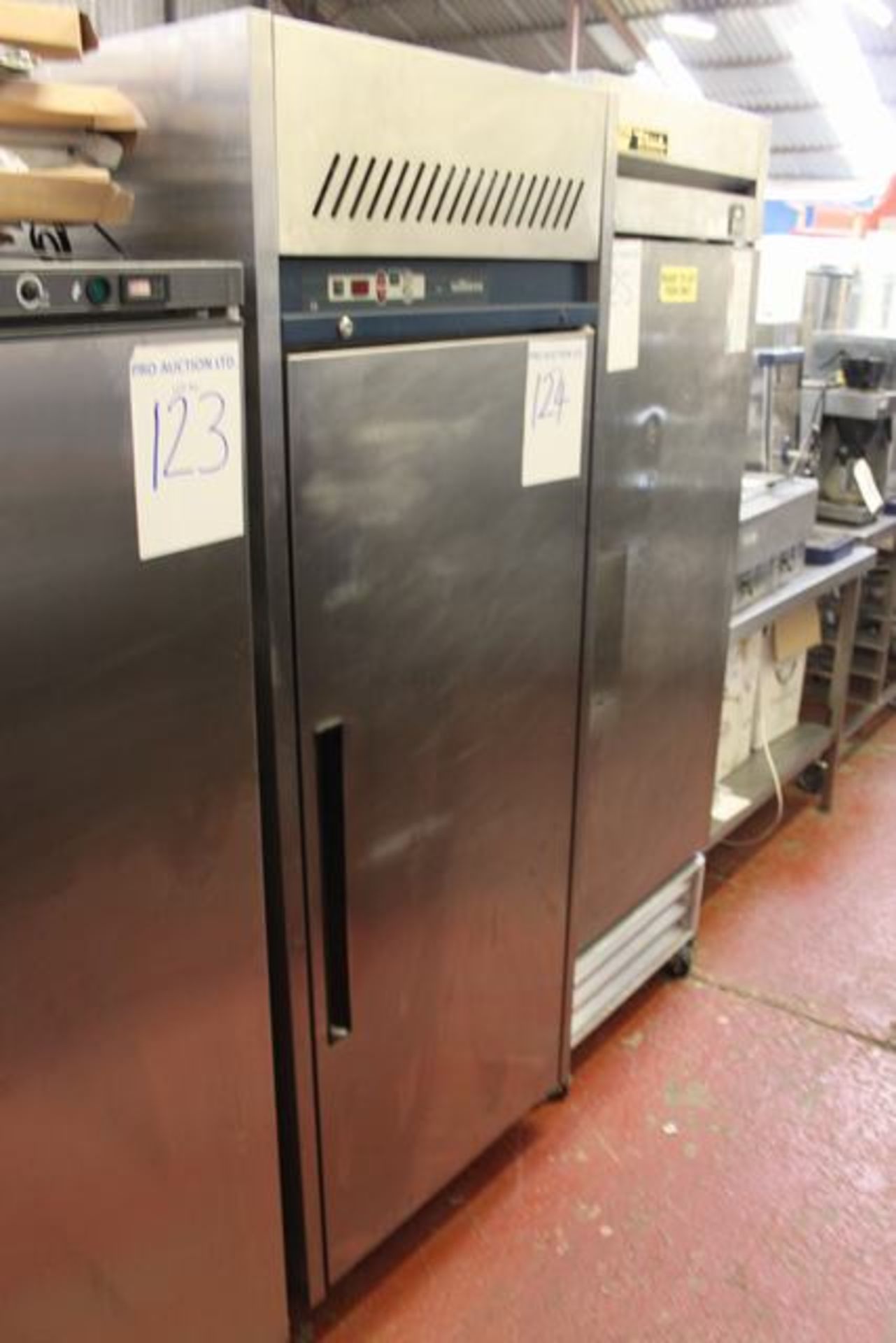 Williams HS1-TSA upright fridge 11 cu. ft. accommodates 390 x 530mm shelves +1/+4C temperature range