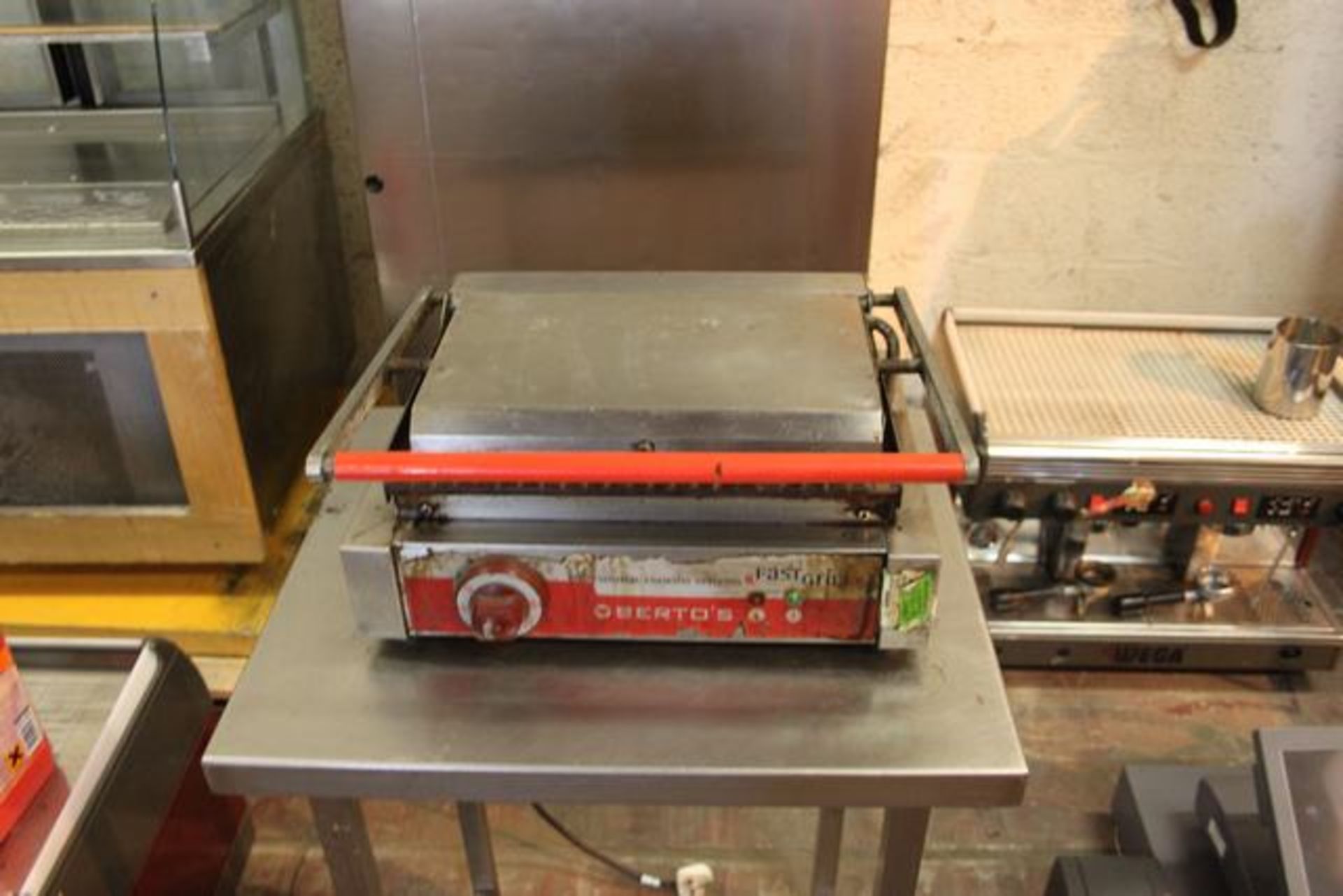 Bertos PMR/ST contact grill ridged top and bottom plate 1320mm work surface maximum temperature