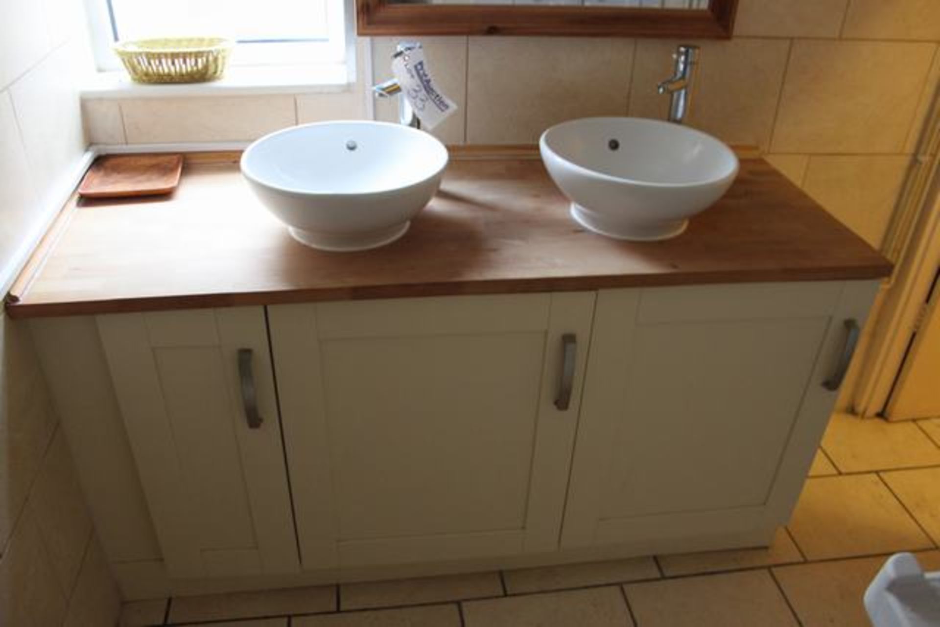 Vanity unit with 2 x hand wash basins and 3 door cupboard 1600mm x 600mm