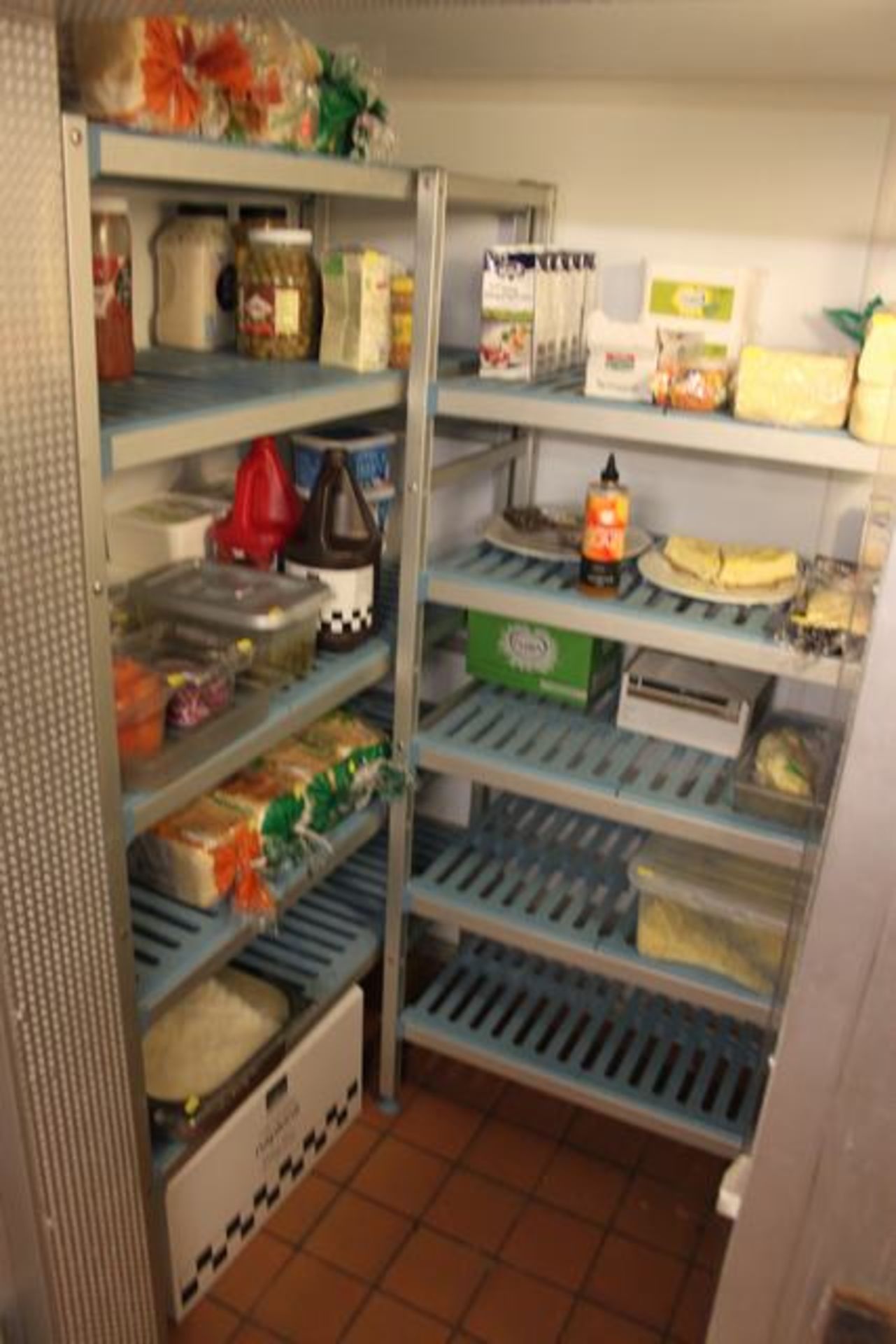 Walk In packaged refrigerated cold room temperature range 1 to 4°C white food safe  hinged door - Image 2 of 4