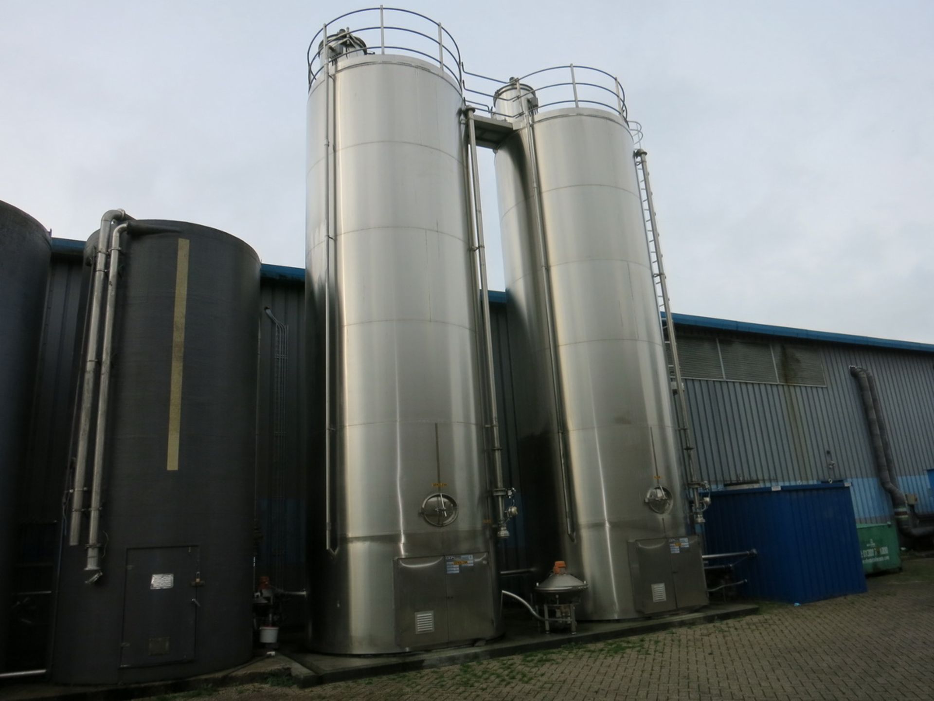 Capisilo  ss flour silo, 29,000kg, with 24" vibratory sifter. LIFT OUT £2750