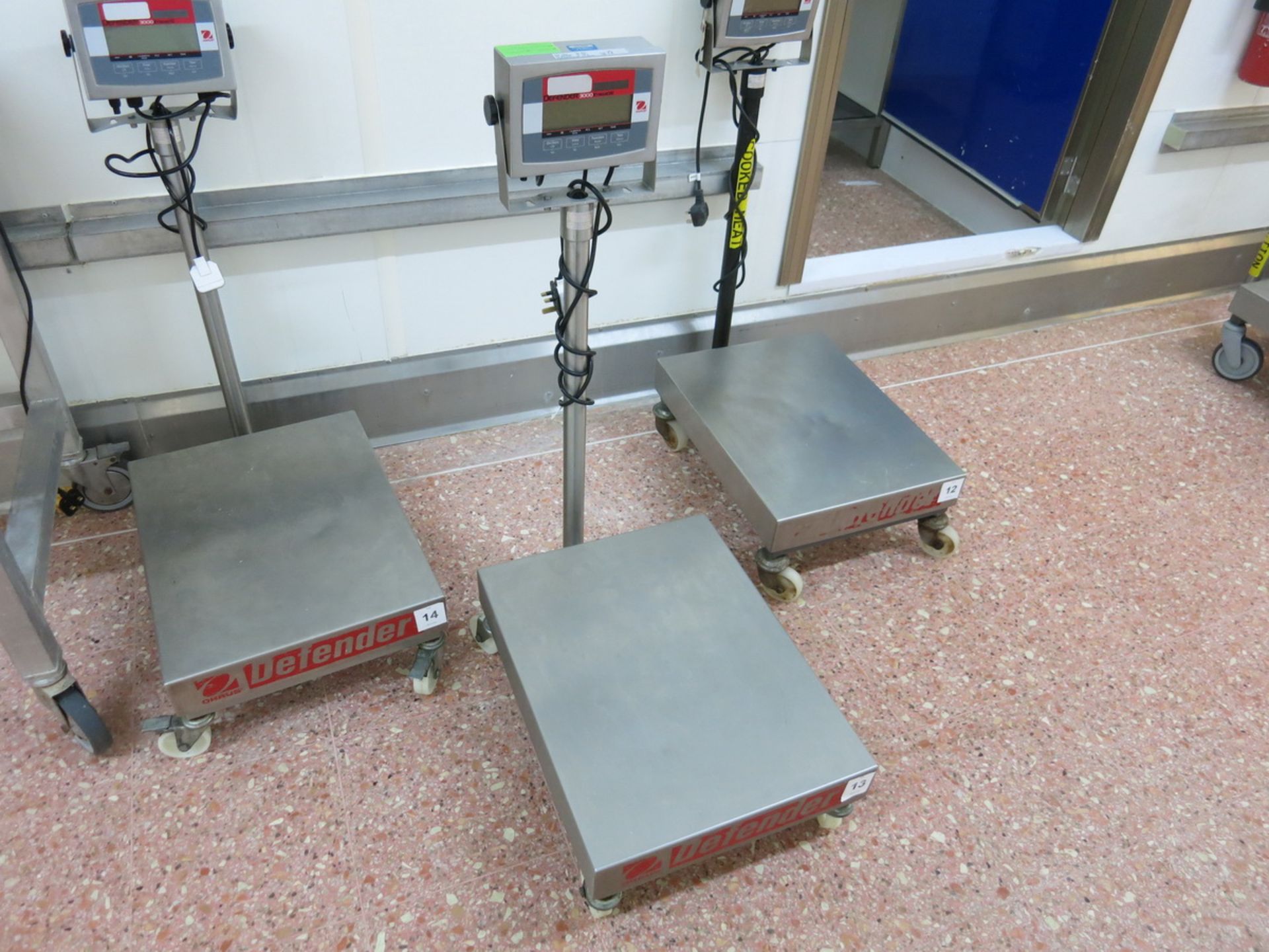 Ohaus platform scale, model T32XW, max 150 kg,min0.01kg, on mobile stand
LIFT OUT CHARGE £10