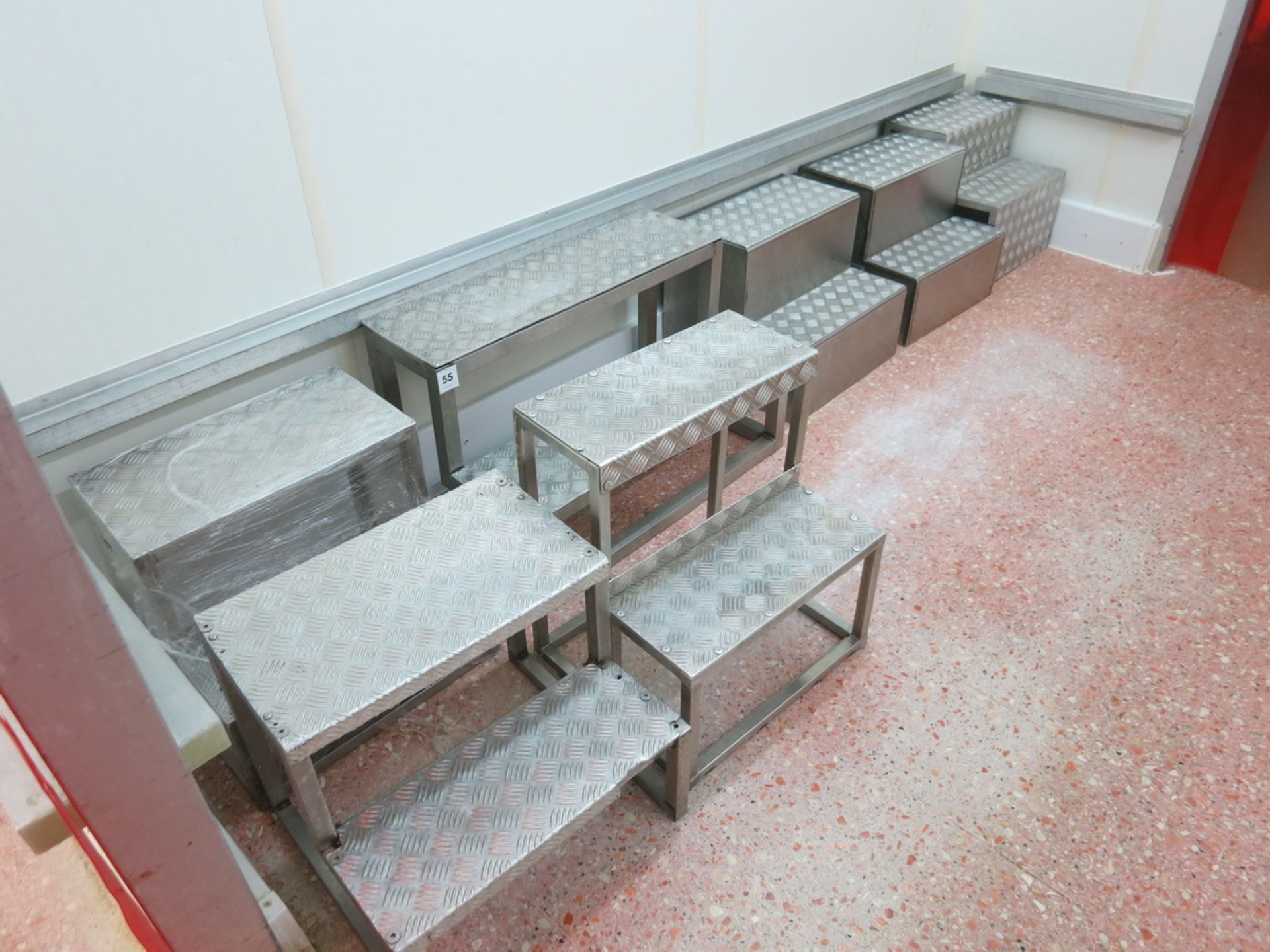 [Lot] Equipment  steps, stainless and aluminium LIFT OUT CHARGE  £75 - Image 2 of 2