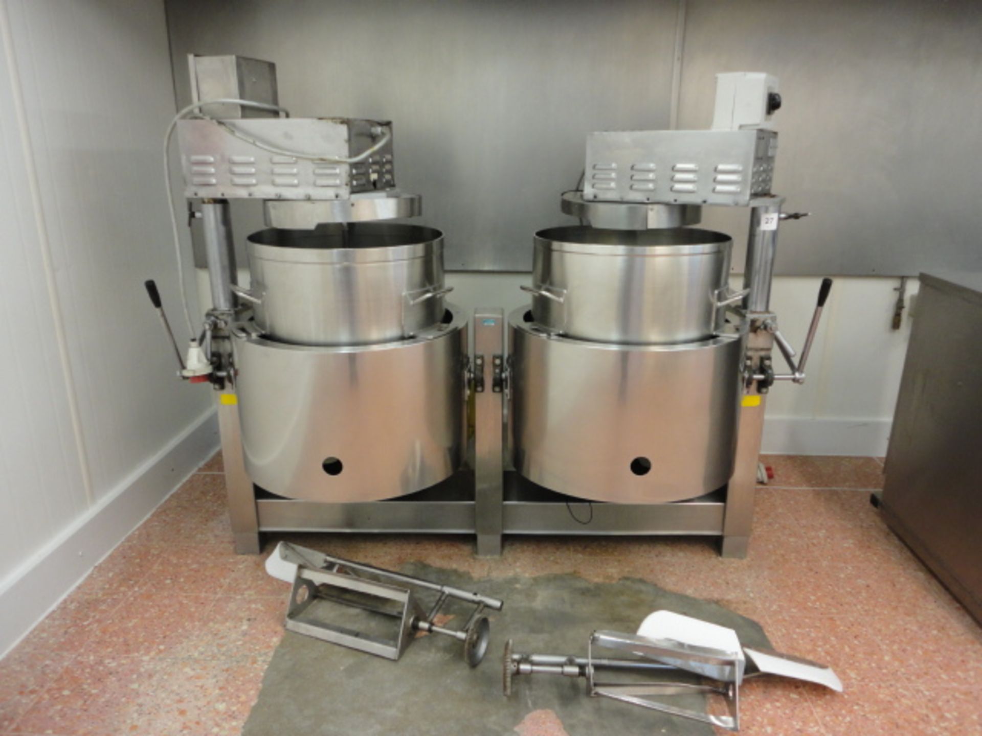 Joni double cooker, tilting kettles, (2) stirrers, (1) disconnected [Asset #: 20001209], (LIFT OUT