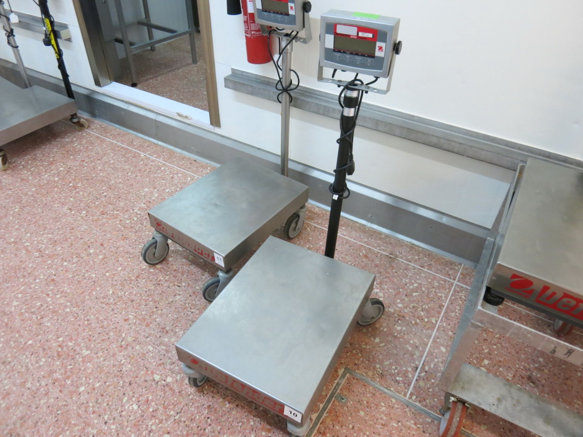 Ohaus platform scale, model T32XW, max 150 kg, min 0.02, on mobile stand
LIFT OUT CHARGE £10