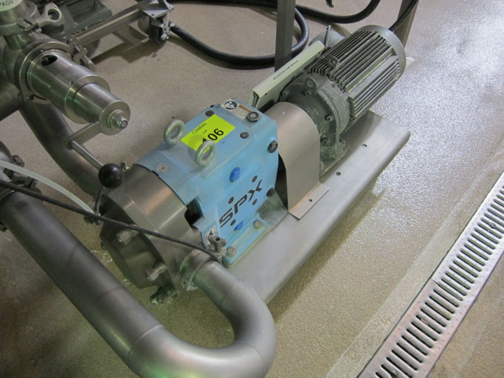 Waukesha positive pump, model 0602U2, s/n 2770159-R1-3, (SUBJECT TO BULK BID OF LOTS 103-118) - Image 4 of 4