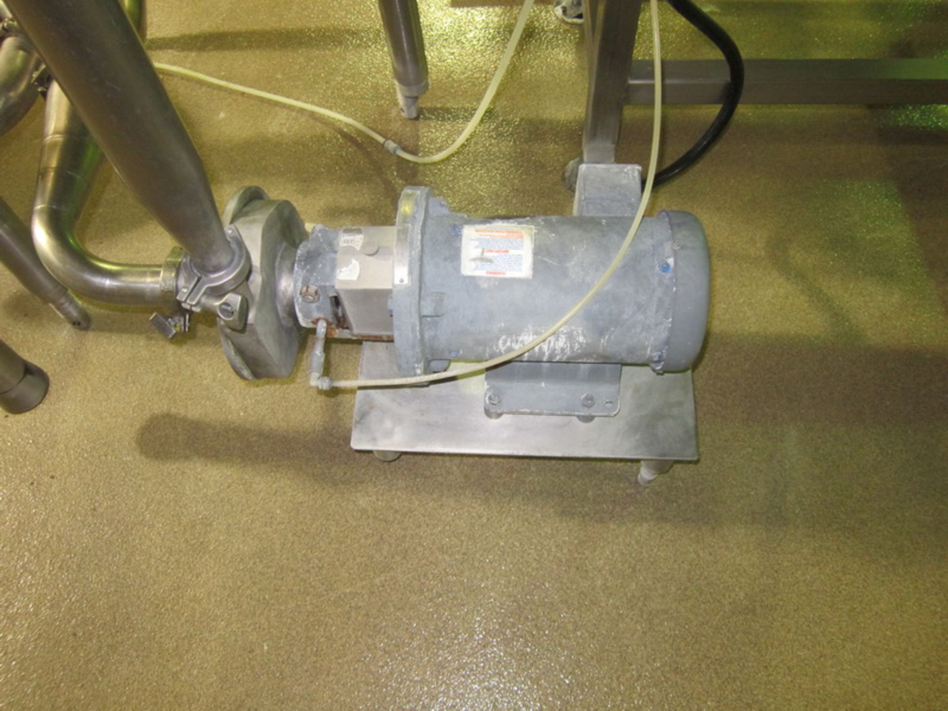 [Lot] Pre-soak tank, heat exchanger & pump, 100 gallon, (SUBJECT TO BULK BID OF LOTS 103-118) - Image 5 of 8