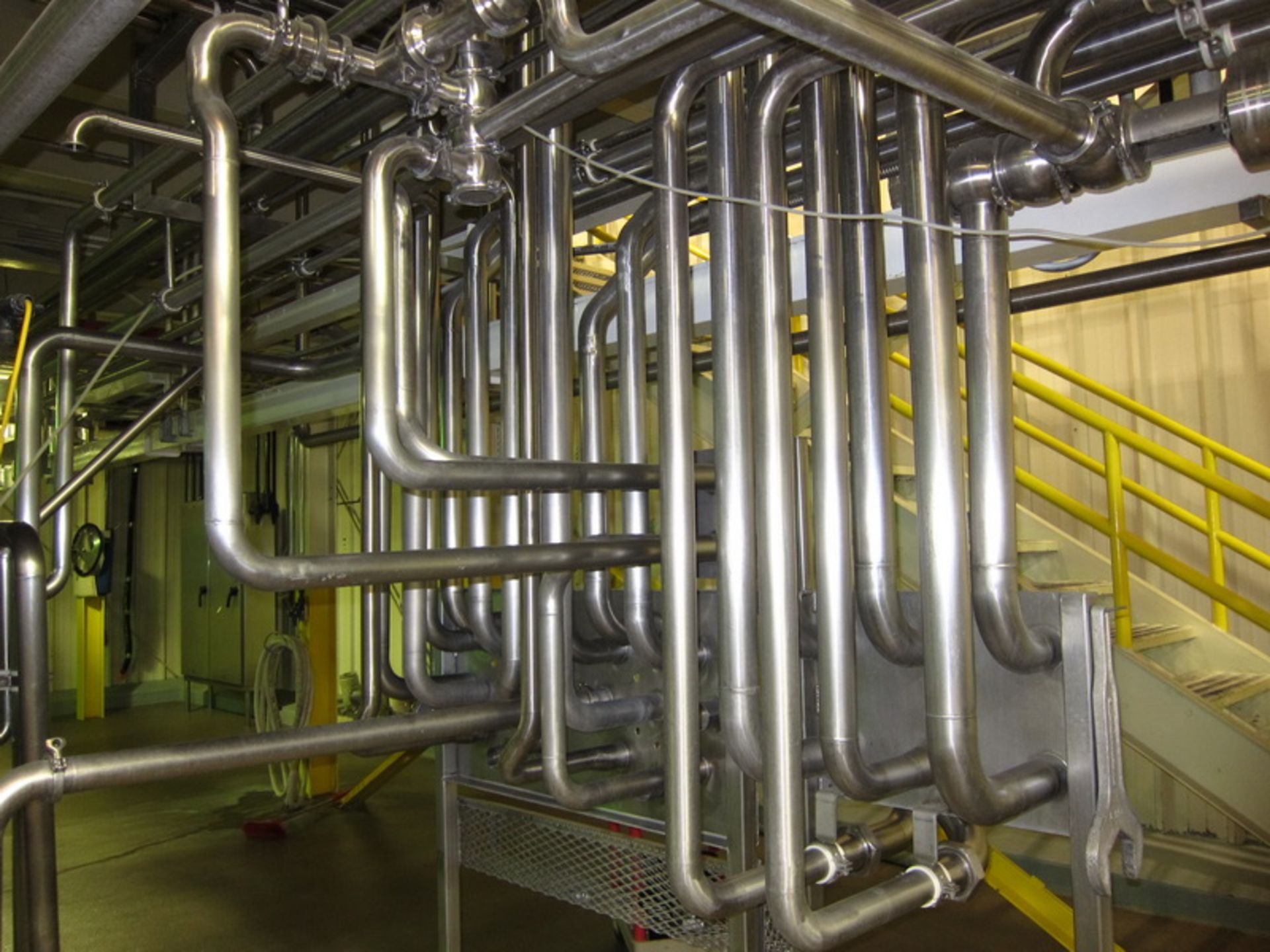 [Lot] Stainless pipework, located in process room includes: inline refractometer, (5) flow valves - Image 2 of 14
