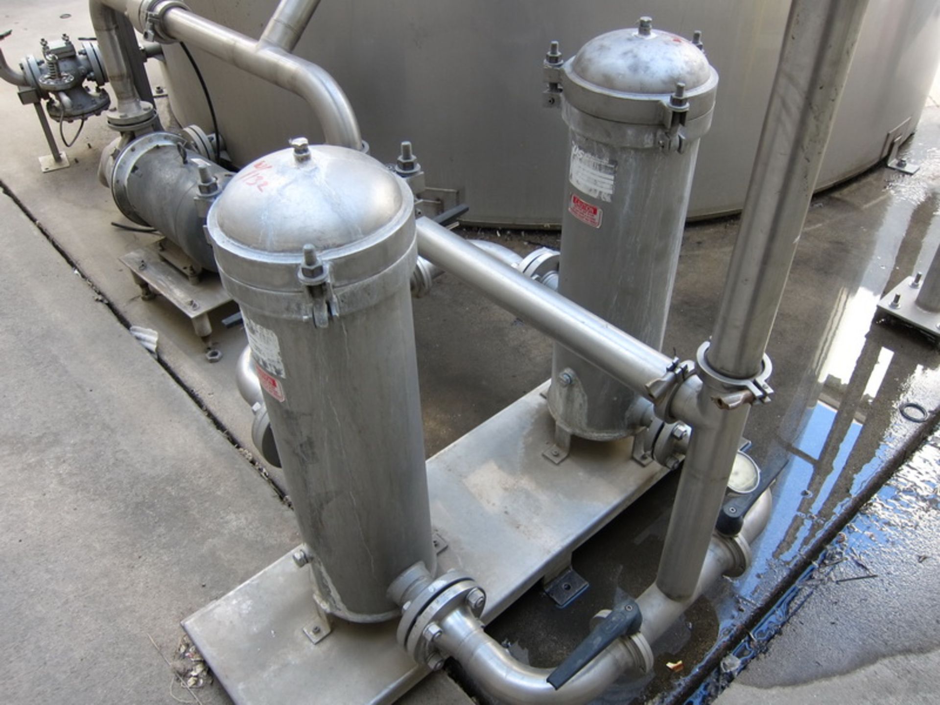 Hot water holding tank, SS 15,000 gallons approx. capacity, with (2) pumps & (2) USF Filtration - Image 4 of 5